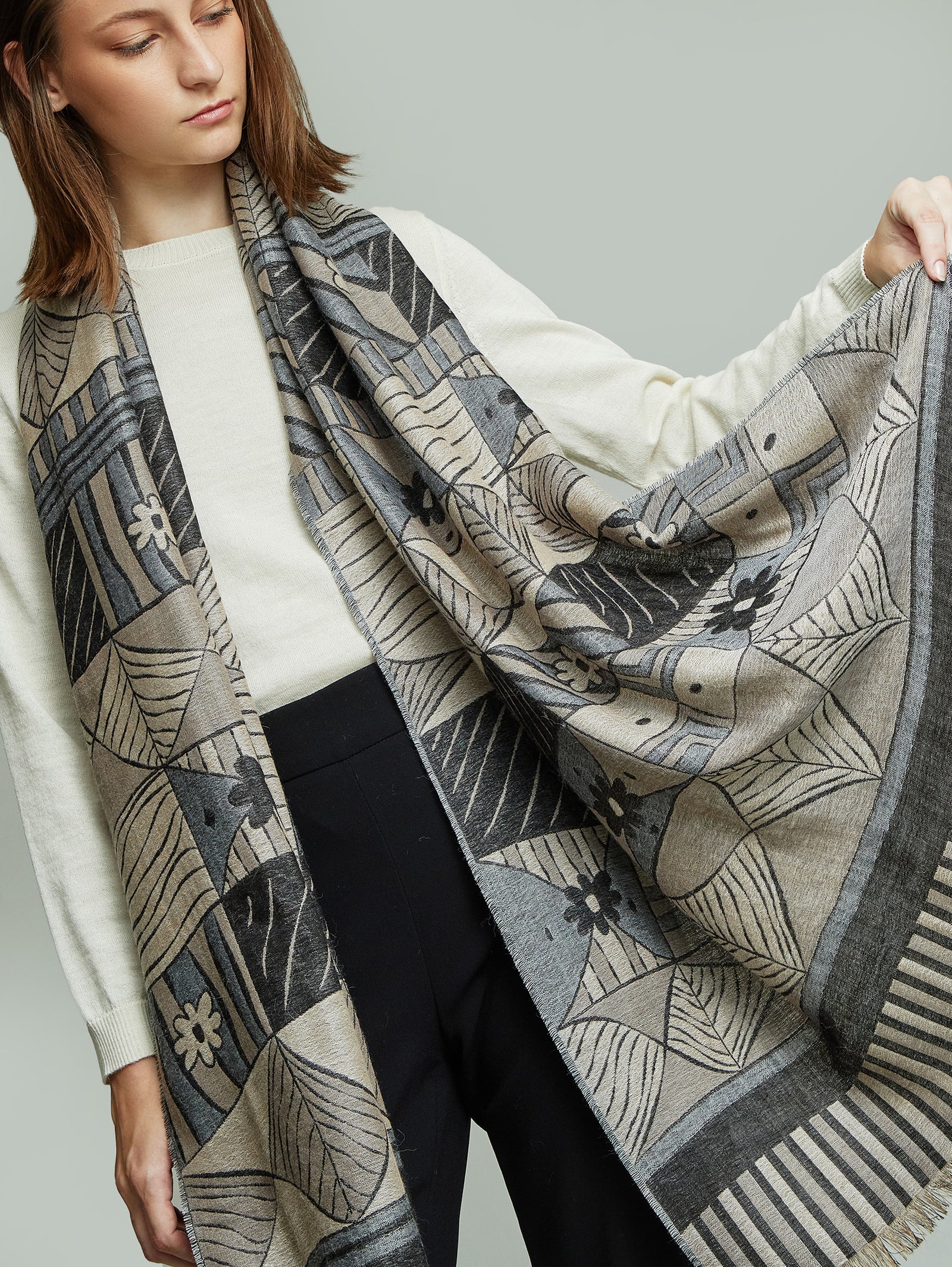 Ysiel Shawl Baby Alpaca Color Black