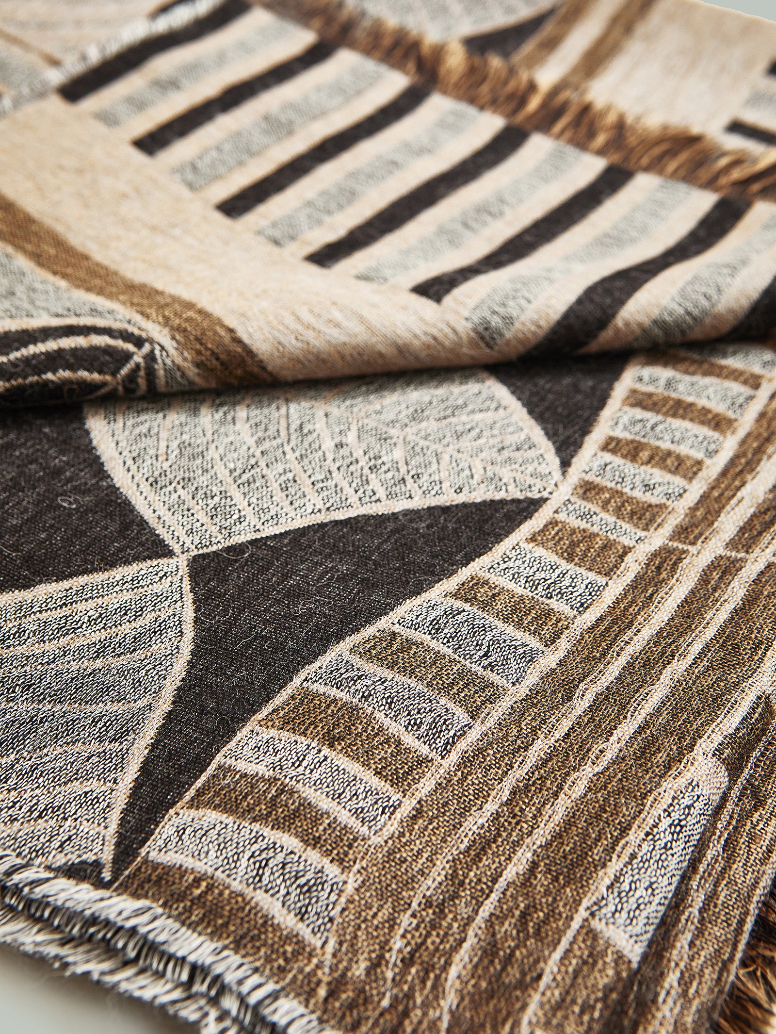 Ysiel Shawl Baby Alpaca Color Black