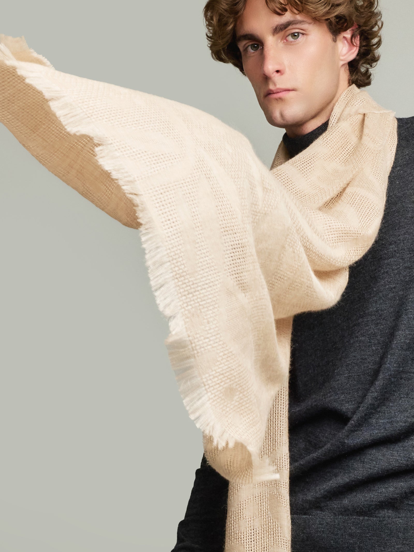 Yruma Shawl Baby Alpaca Color Beige