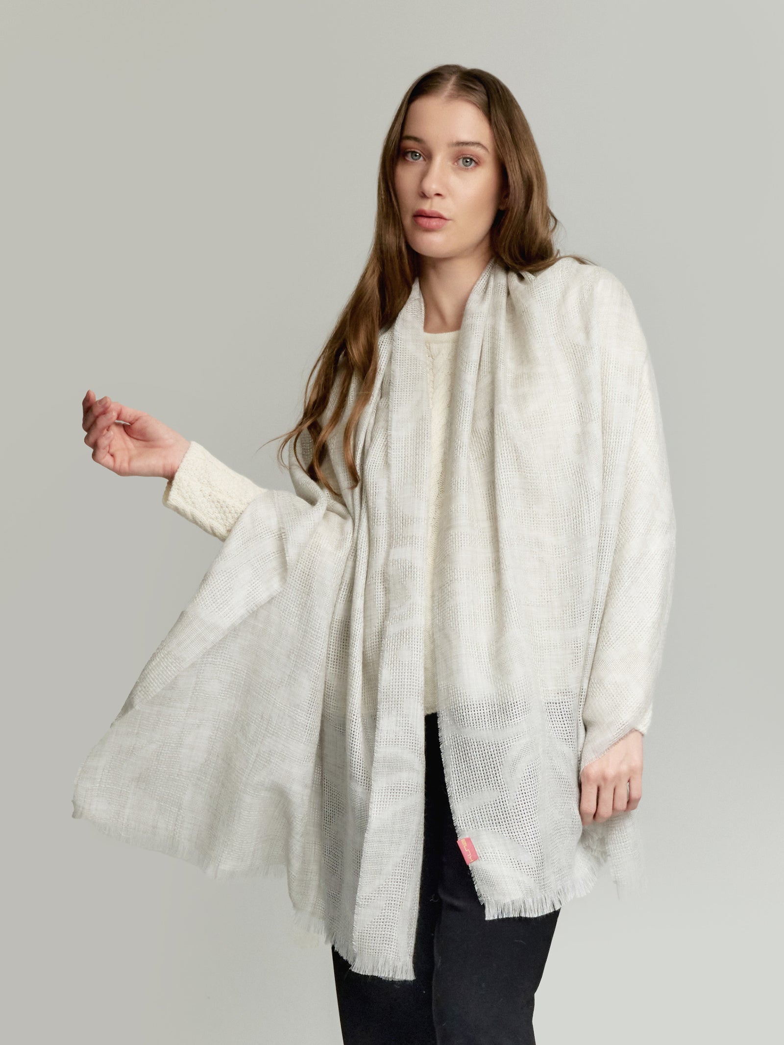 Chal Yruma de Baby Alpaca Color Gris