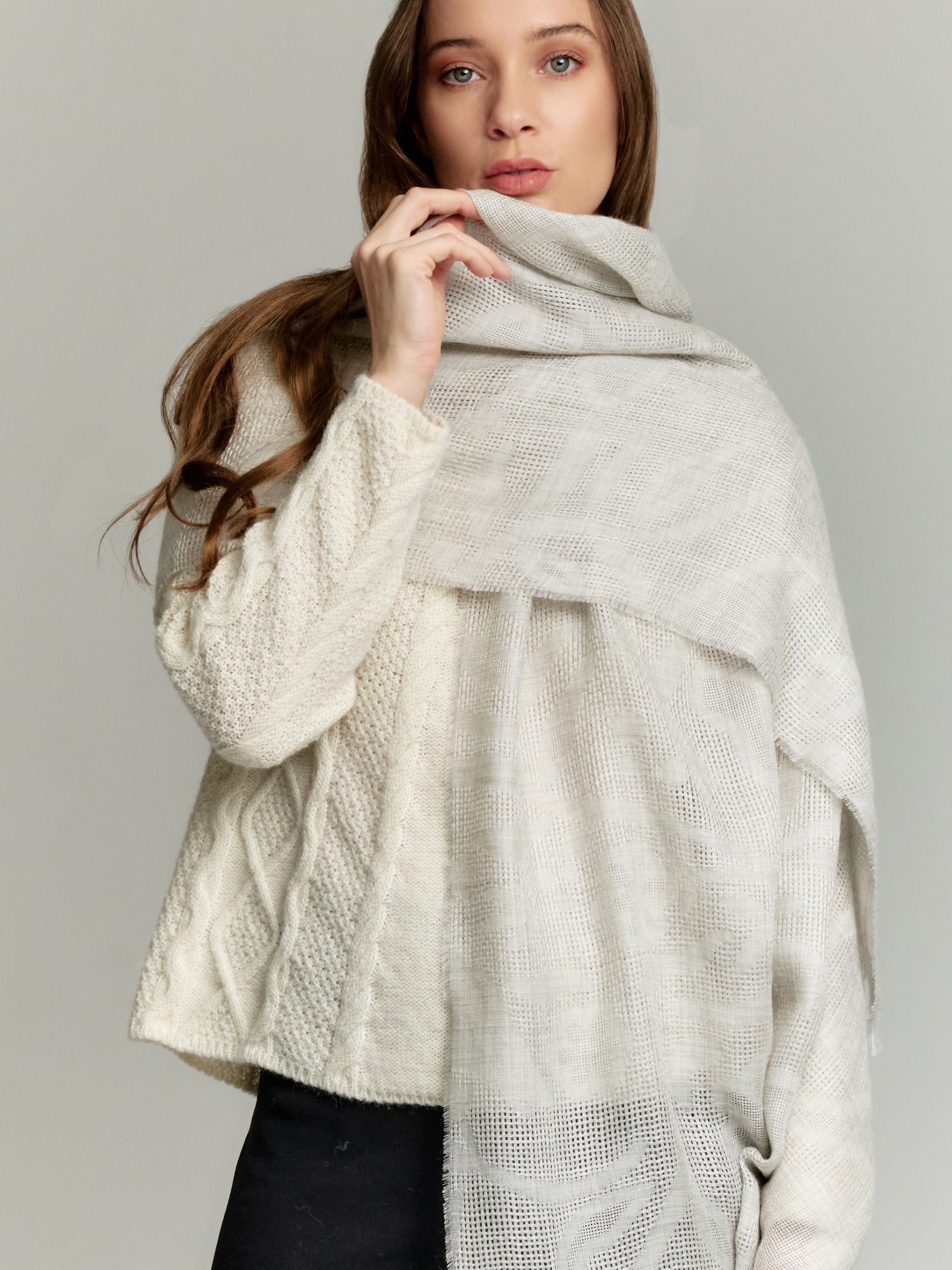 Chal Yruma de Baby Alpaca Color Gris