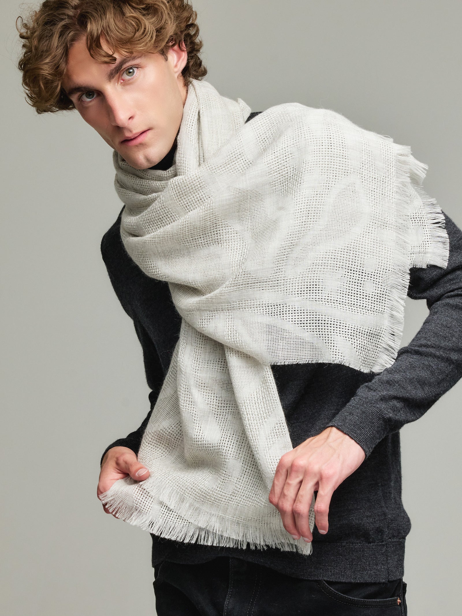Chal Yruma de Baby Alpaca Color Gris