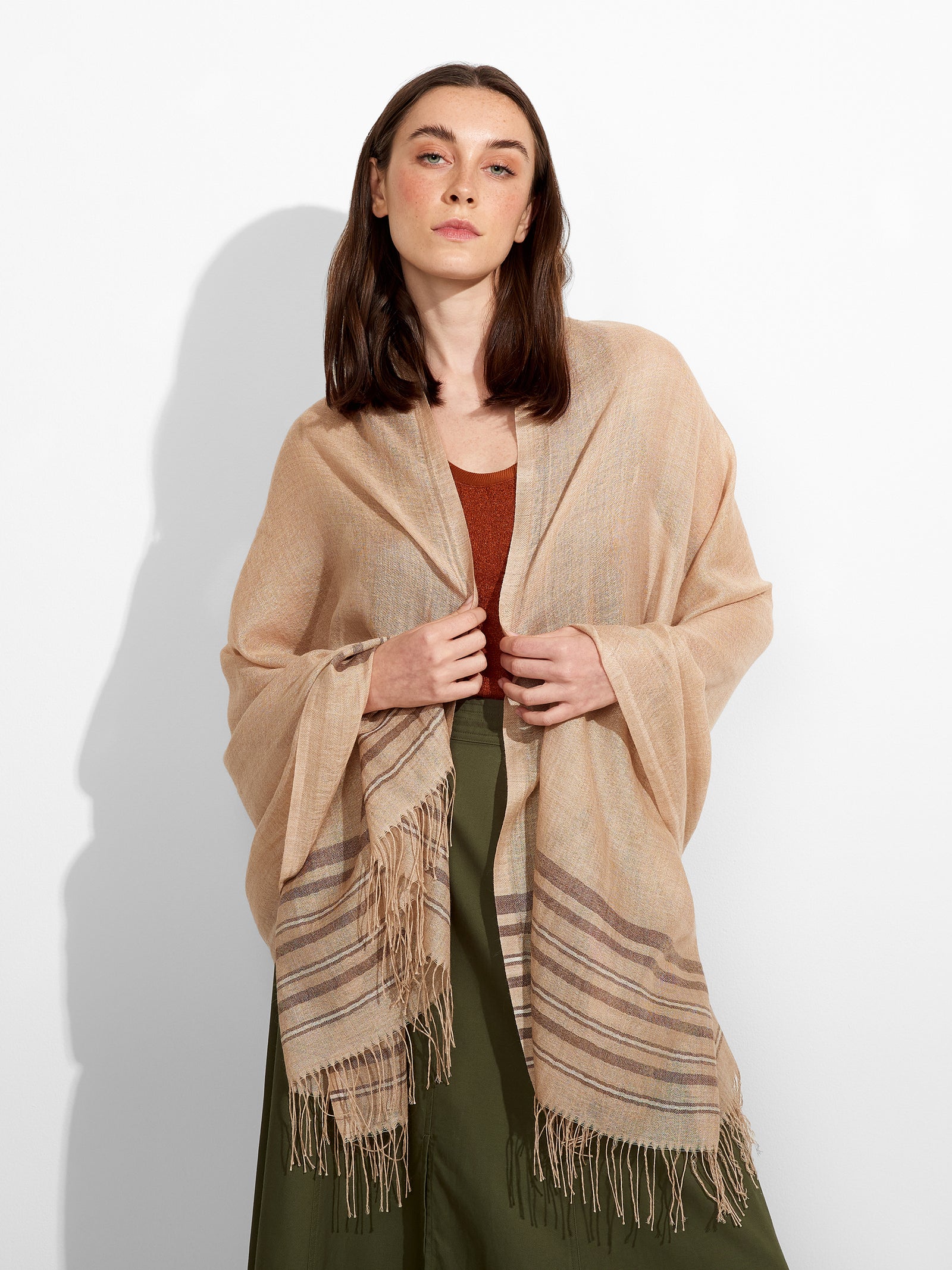 Mao Shawl Baby Alpaca Color Beige