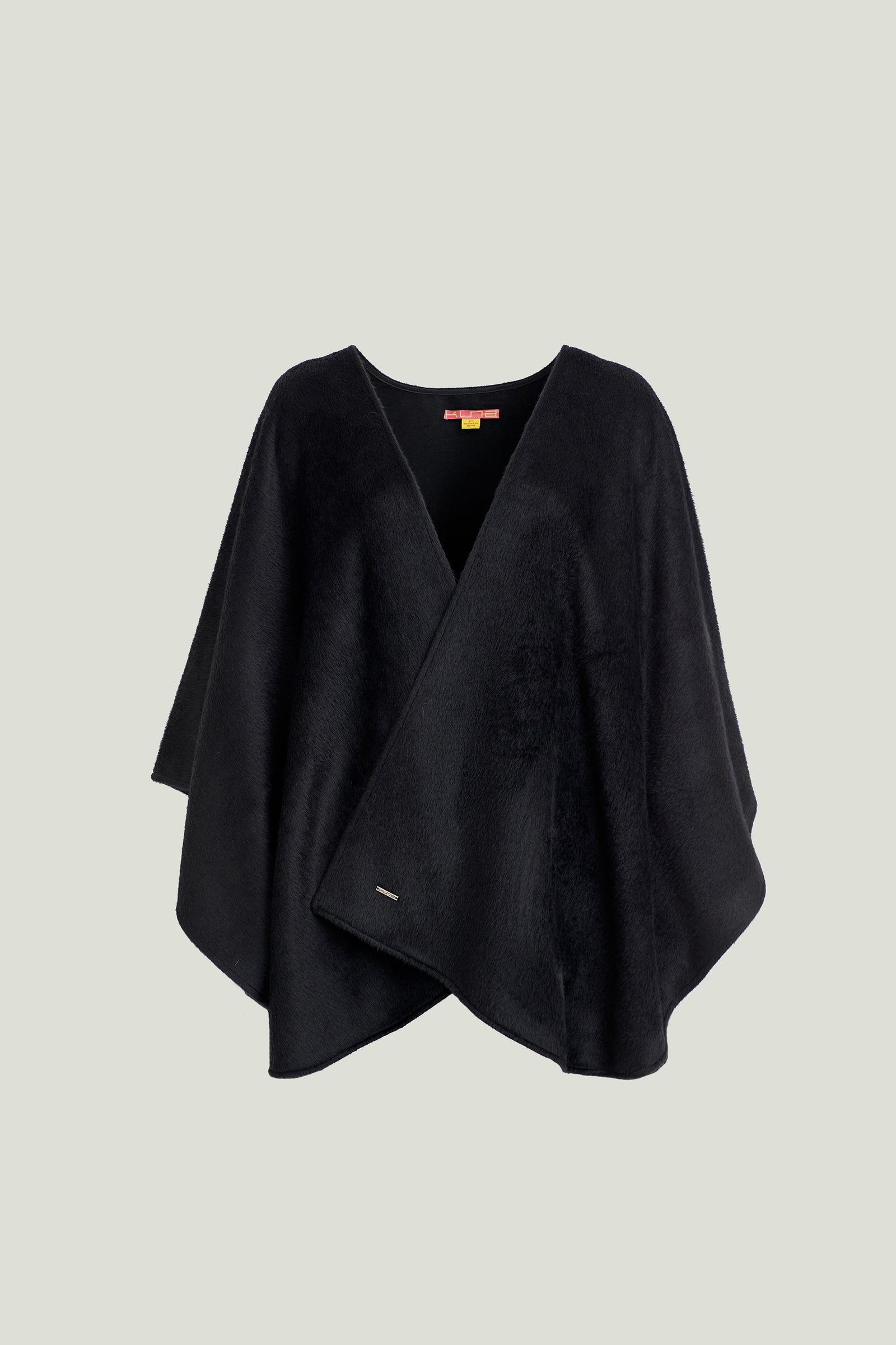Gil Cape Baby Alpaca Color Black