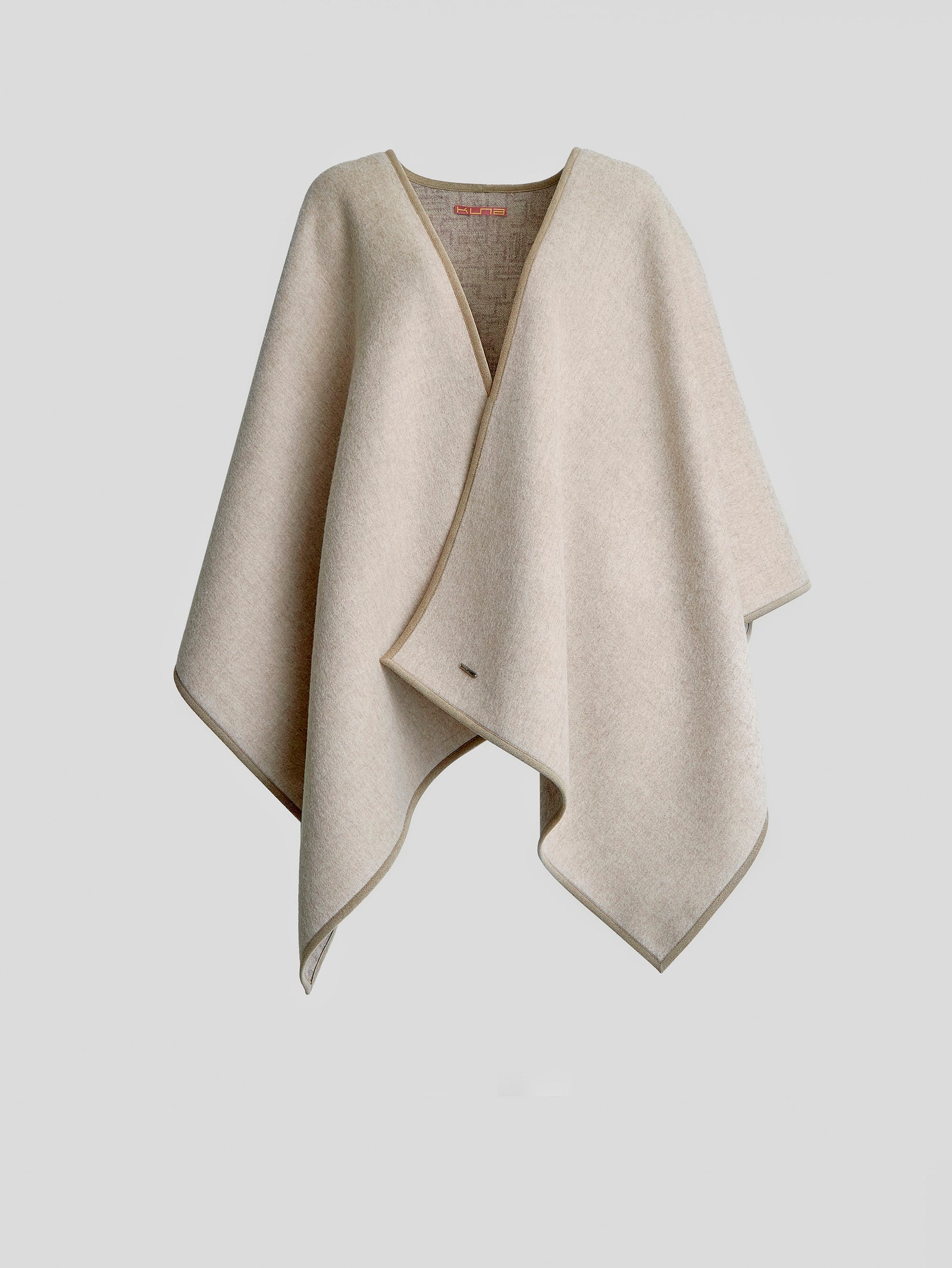 Yper Cape Baby Alpaca Color Beige
