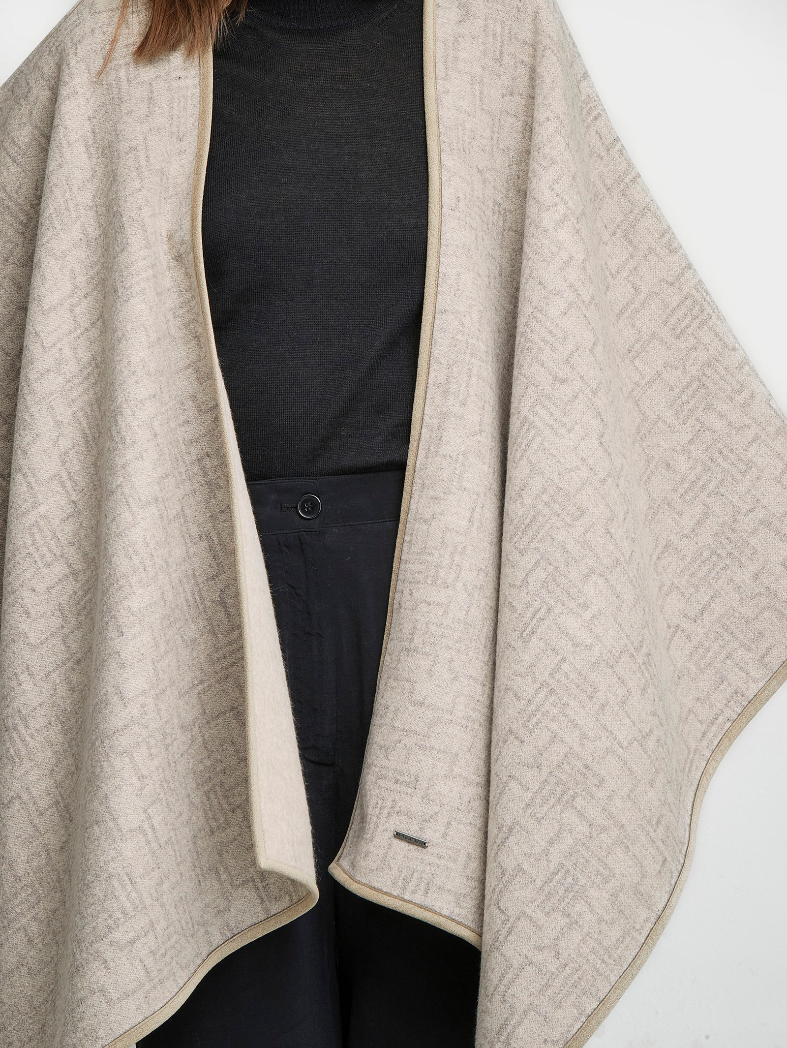 Yper Cape Baby Alpaca Color Beige