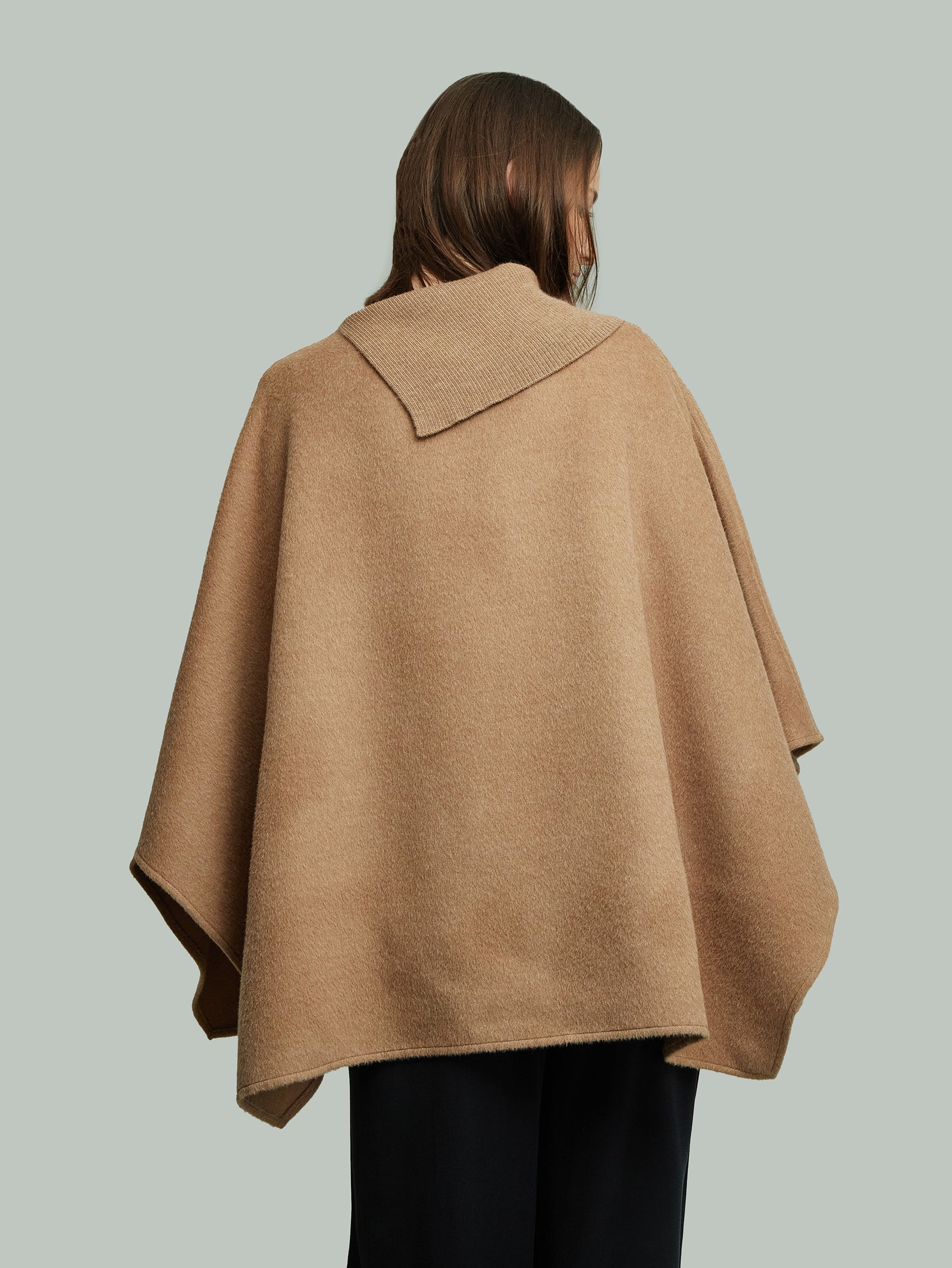 Yssey Capa Bebé Alpaca Color Camel