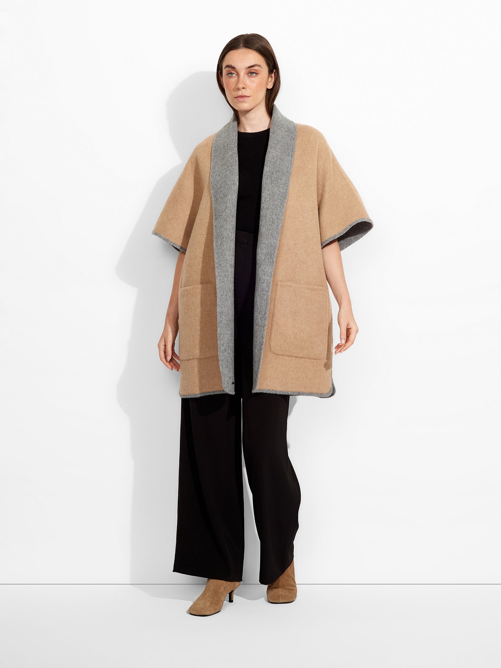 Zea Cape Baby Alpaca Color Beige