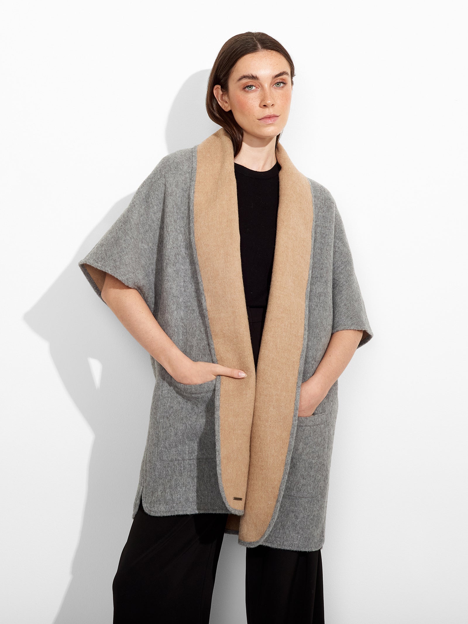Zea Cape Baby Alpaca Color Beige