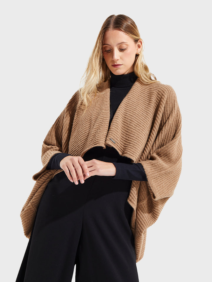 Poncho Tinaja Baby Alpaca Color Camel