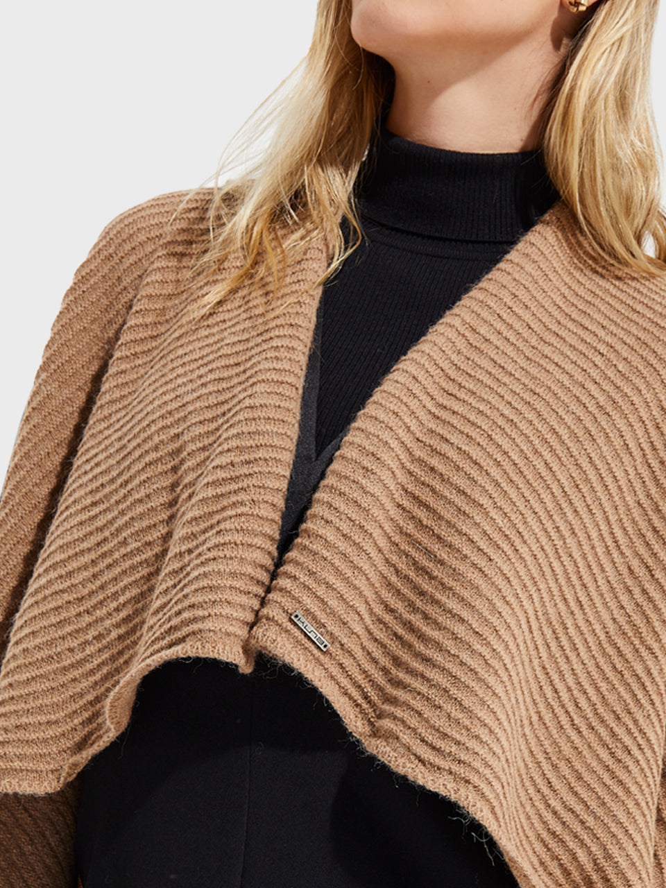 Tinaja Poncho Baby Alpaca Color Camel