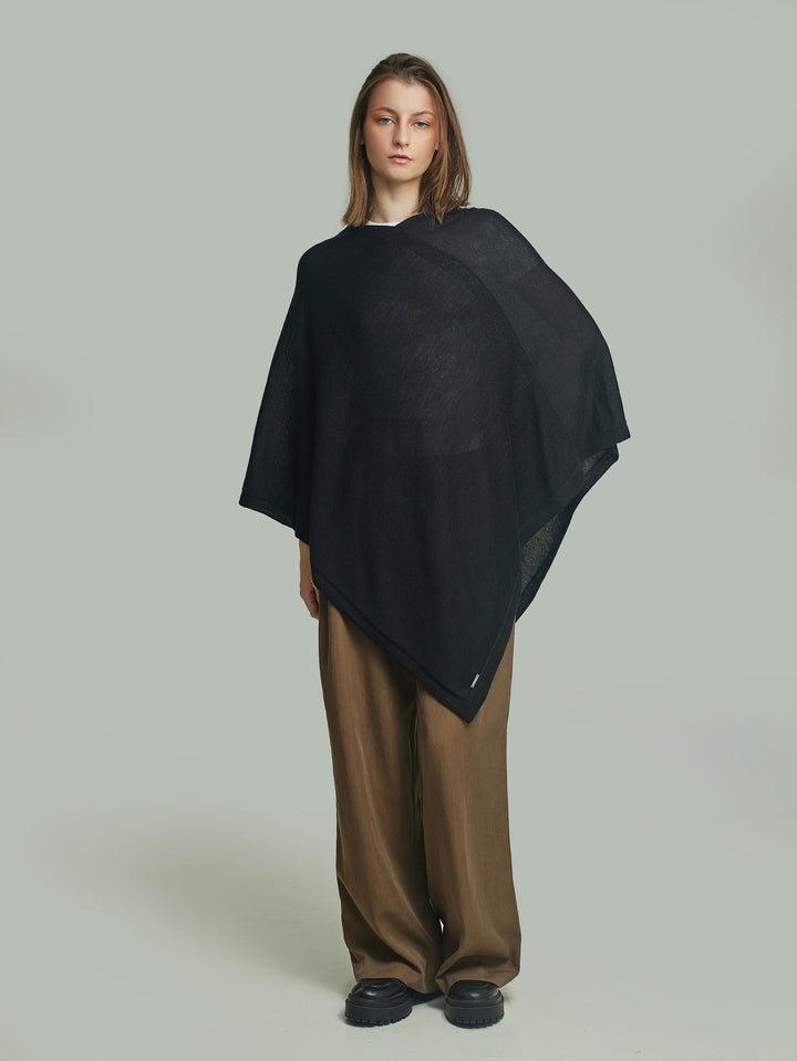 Poncho Almendra De Baby Alpaca Color Black