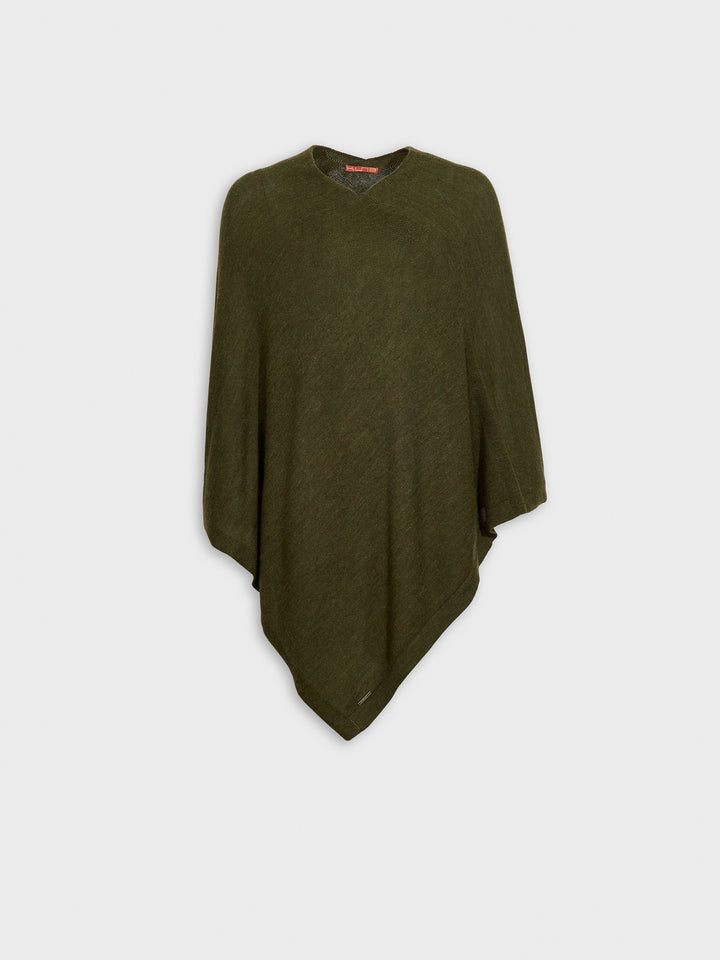 Poncho Almendra de Baby Alpaca Color Verde