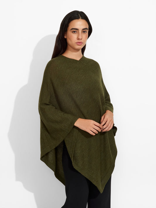 Almendra Poncho Baby Alpaca Color Green