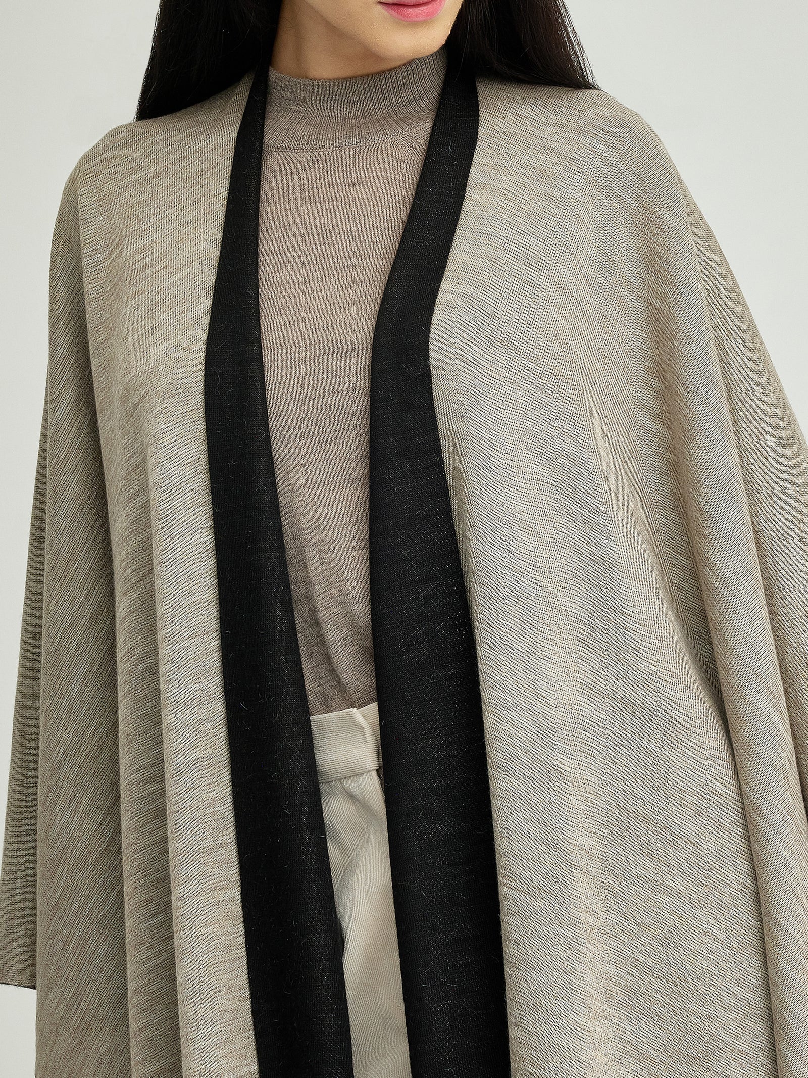 Temira Poncho Baby Alpaca Color Black