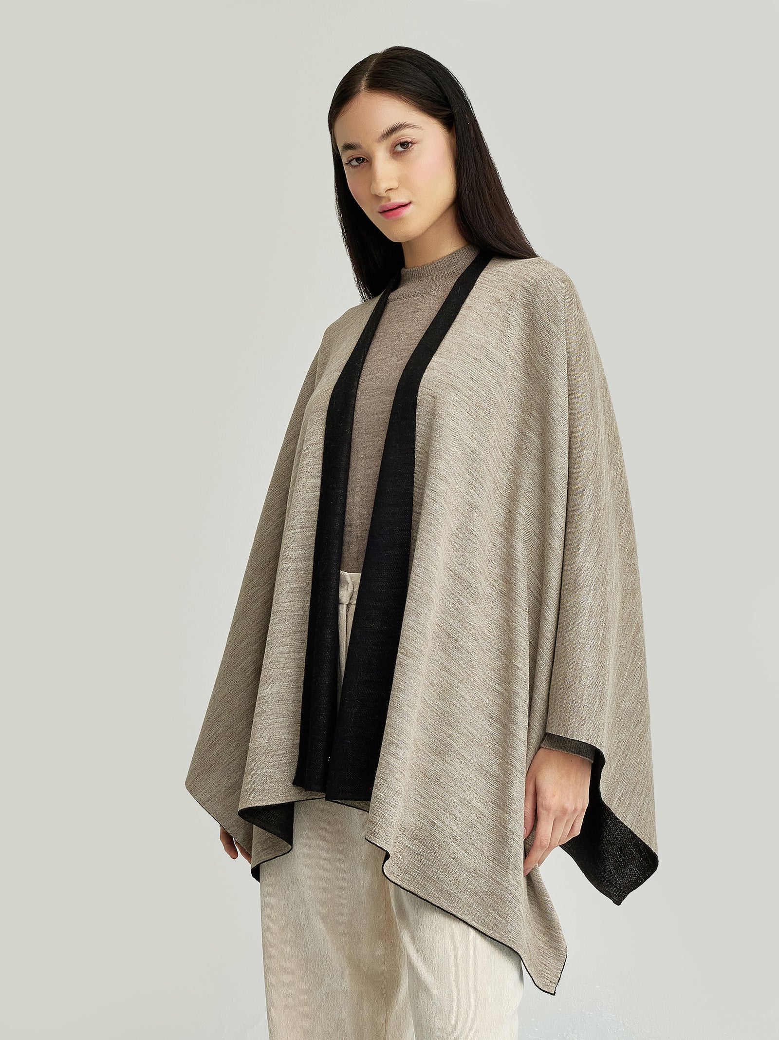 Temira Poncho Baby Alpaca Color Black