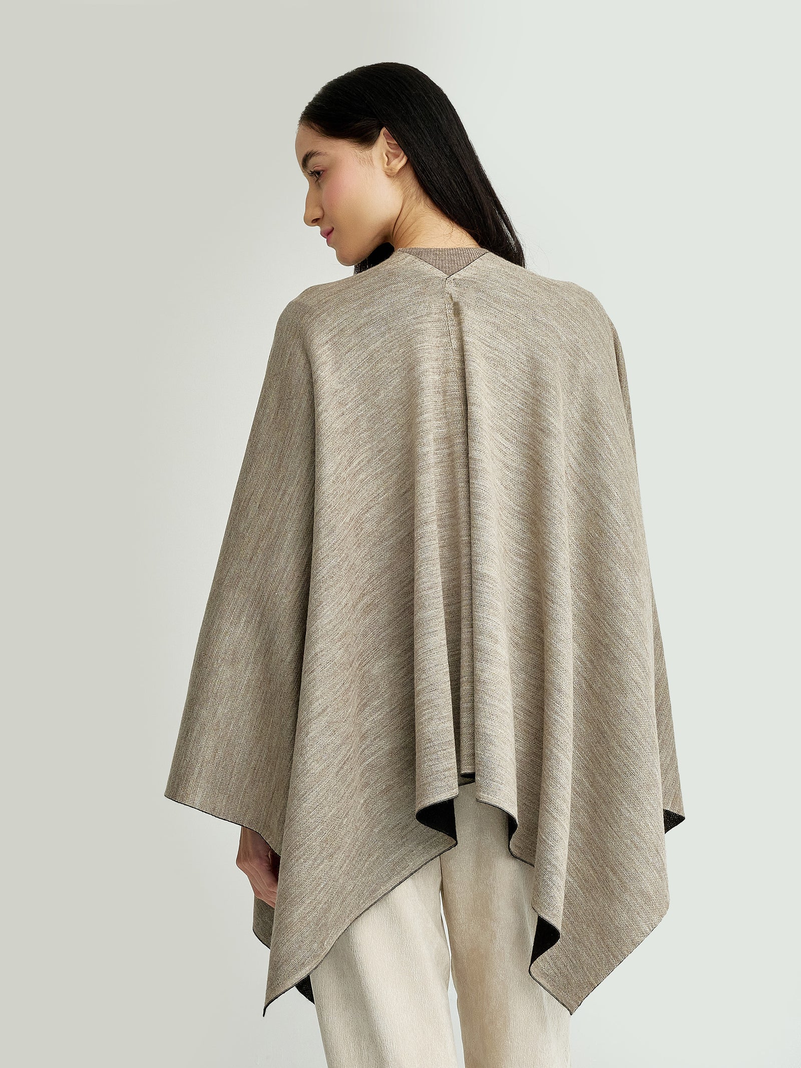 Temira Poncho Baby Alpaca Color Black