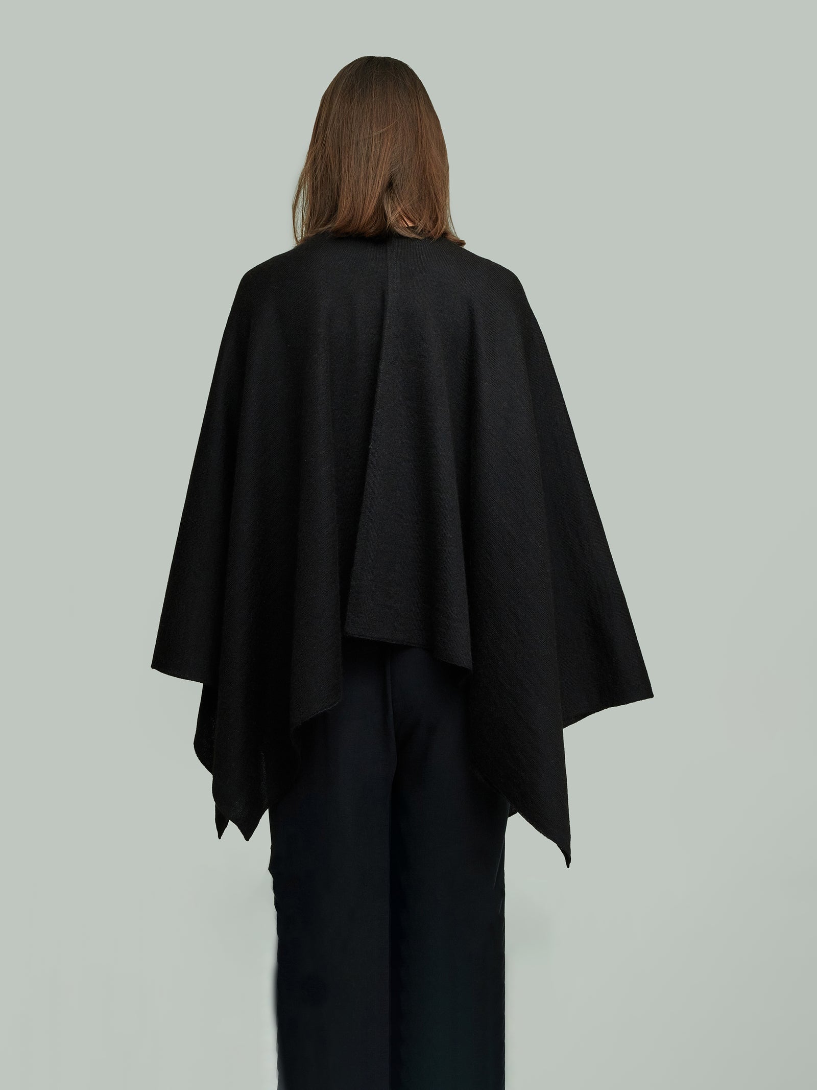 PONCHO BRIO DE BABY ALPACA BLACK COLOR BLACK