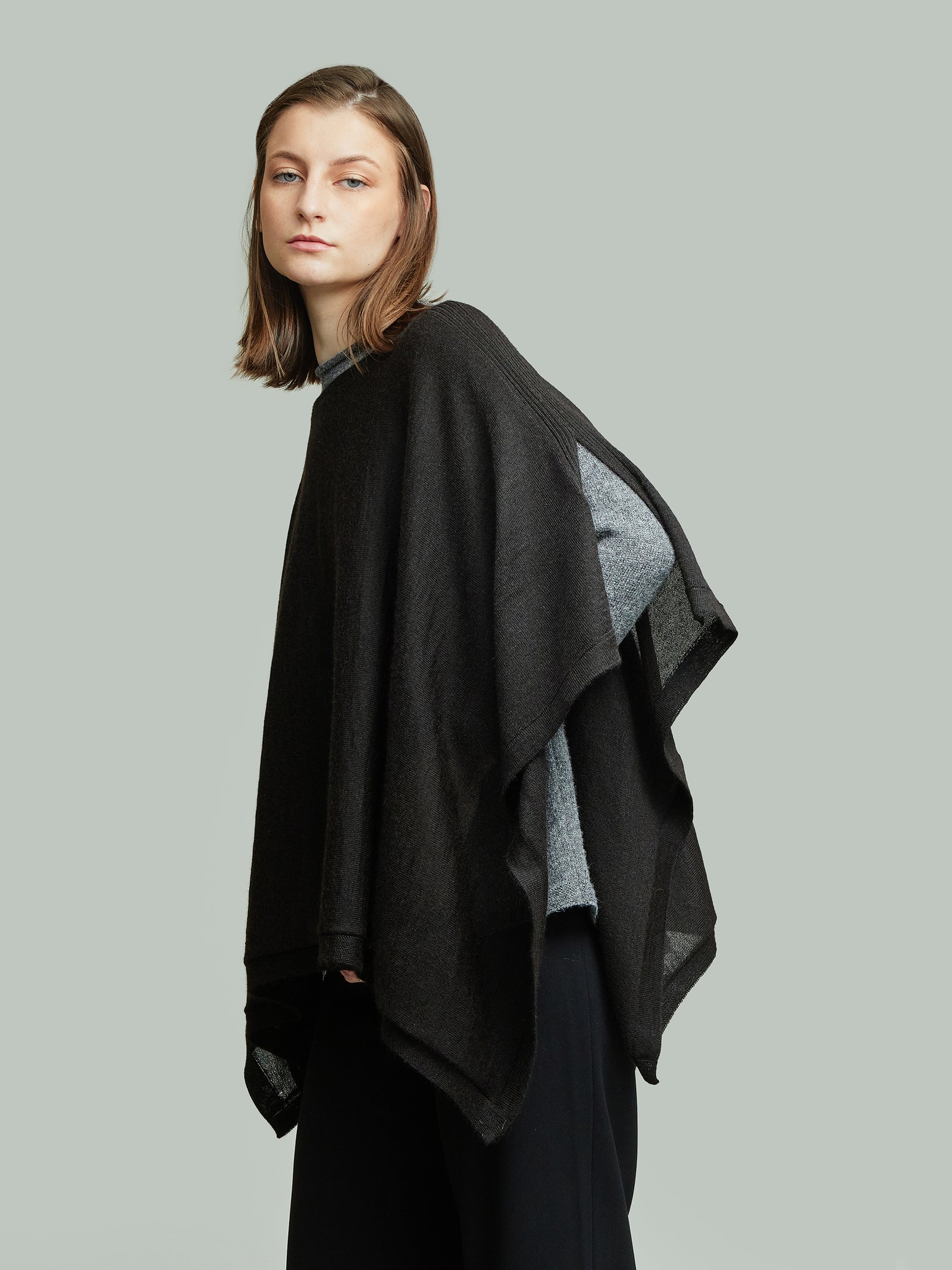 PONCHO BRITANY DE BABY ALPACA BLACK COLOR BLACK