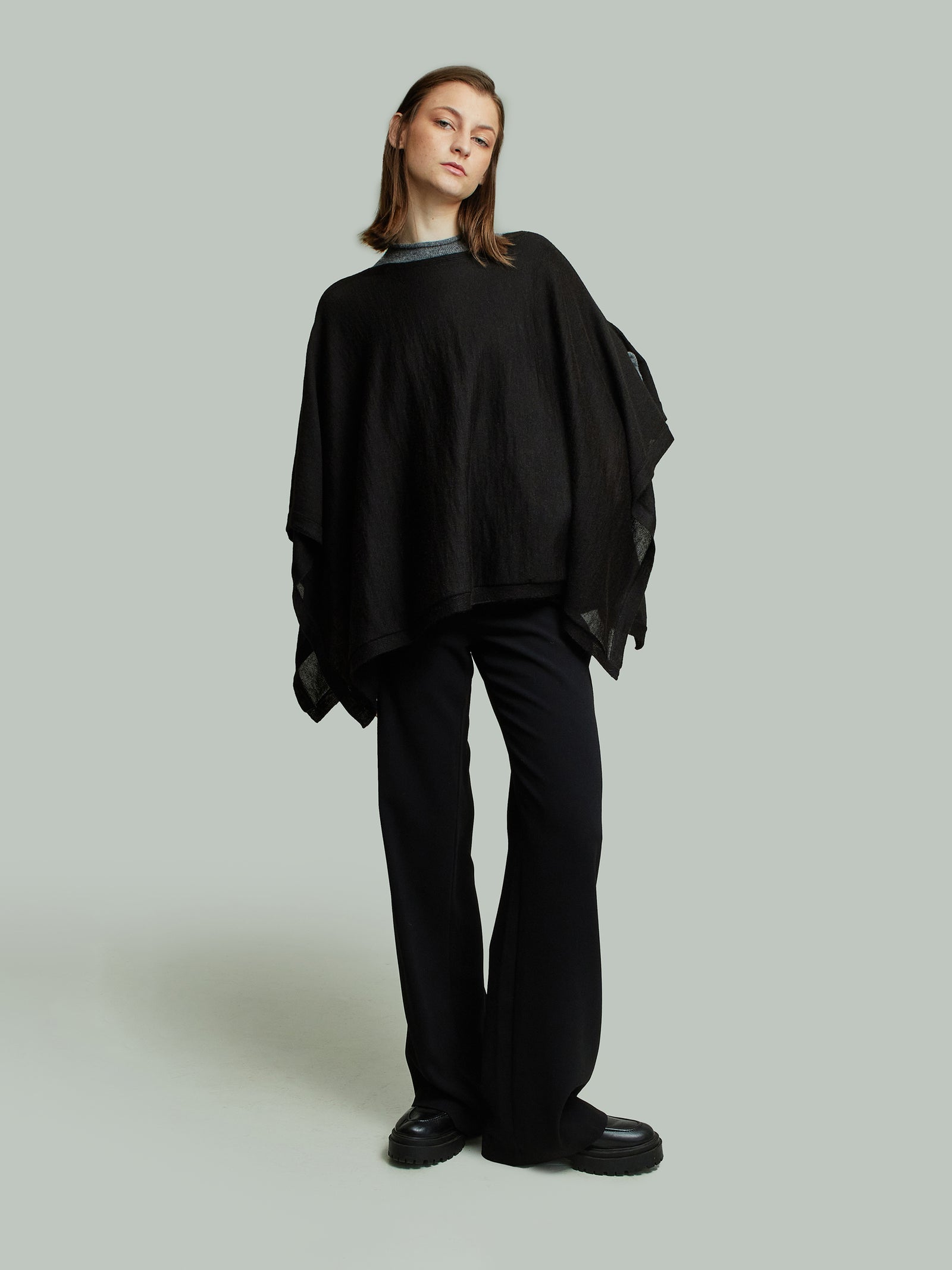 PONCHO BRITANY DE BABY ALPACA BLACK COLOR BLACK