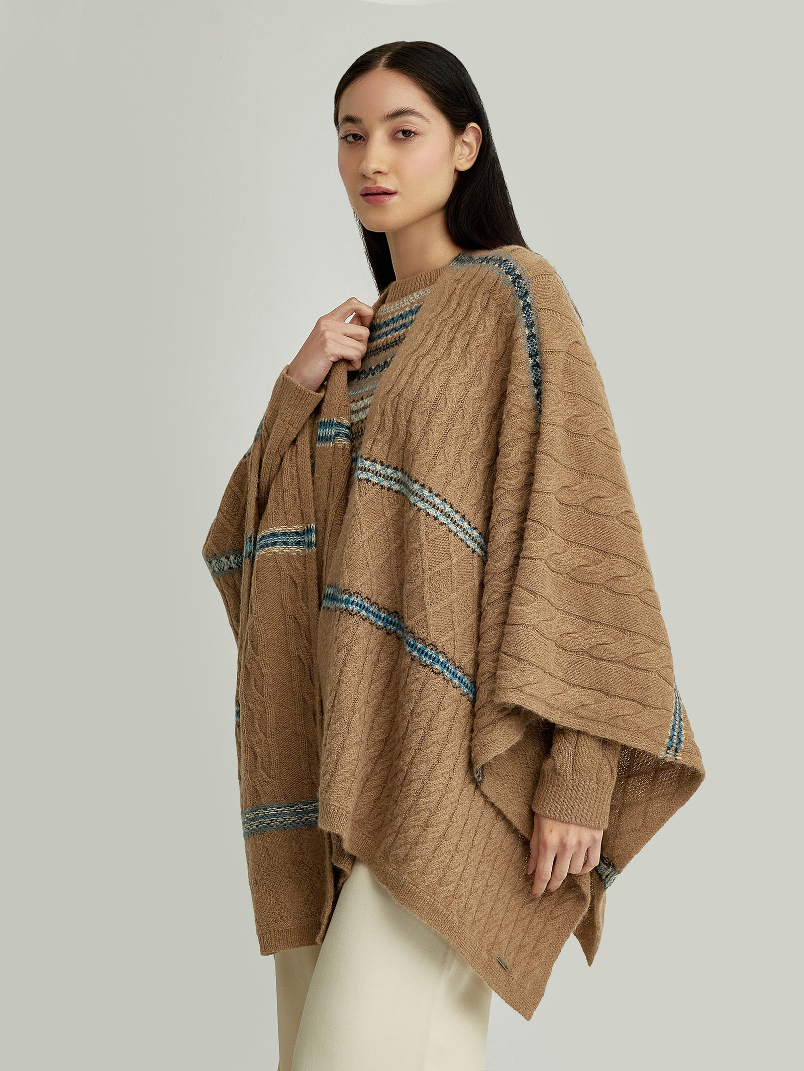 Yael Capa Baby Alpaca Color Camel
