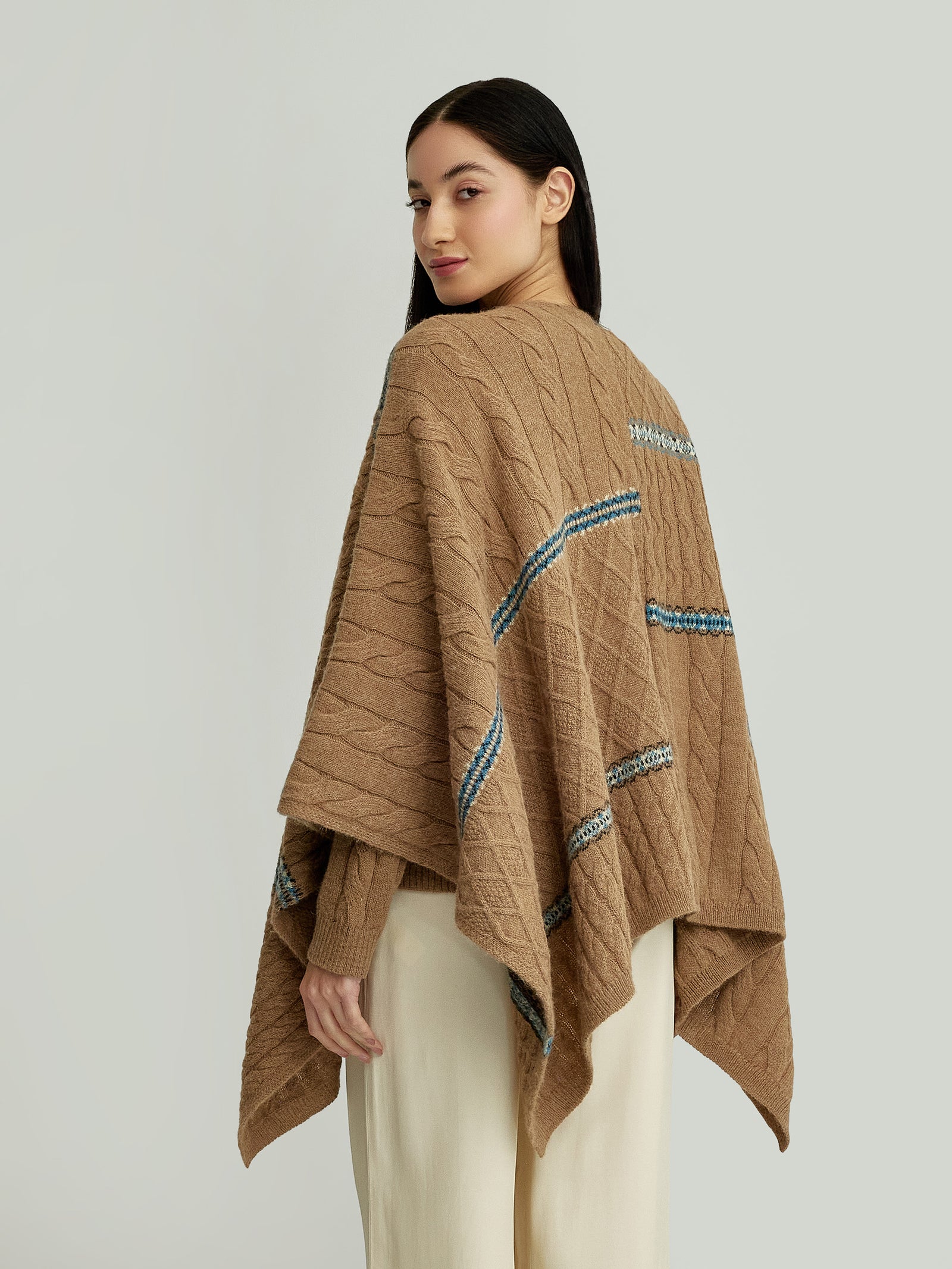 Yael Capa Baby Alpaca Color Camel