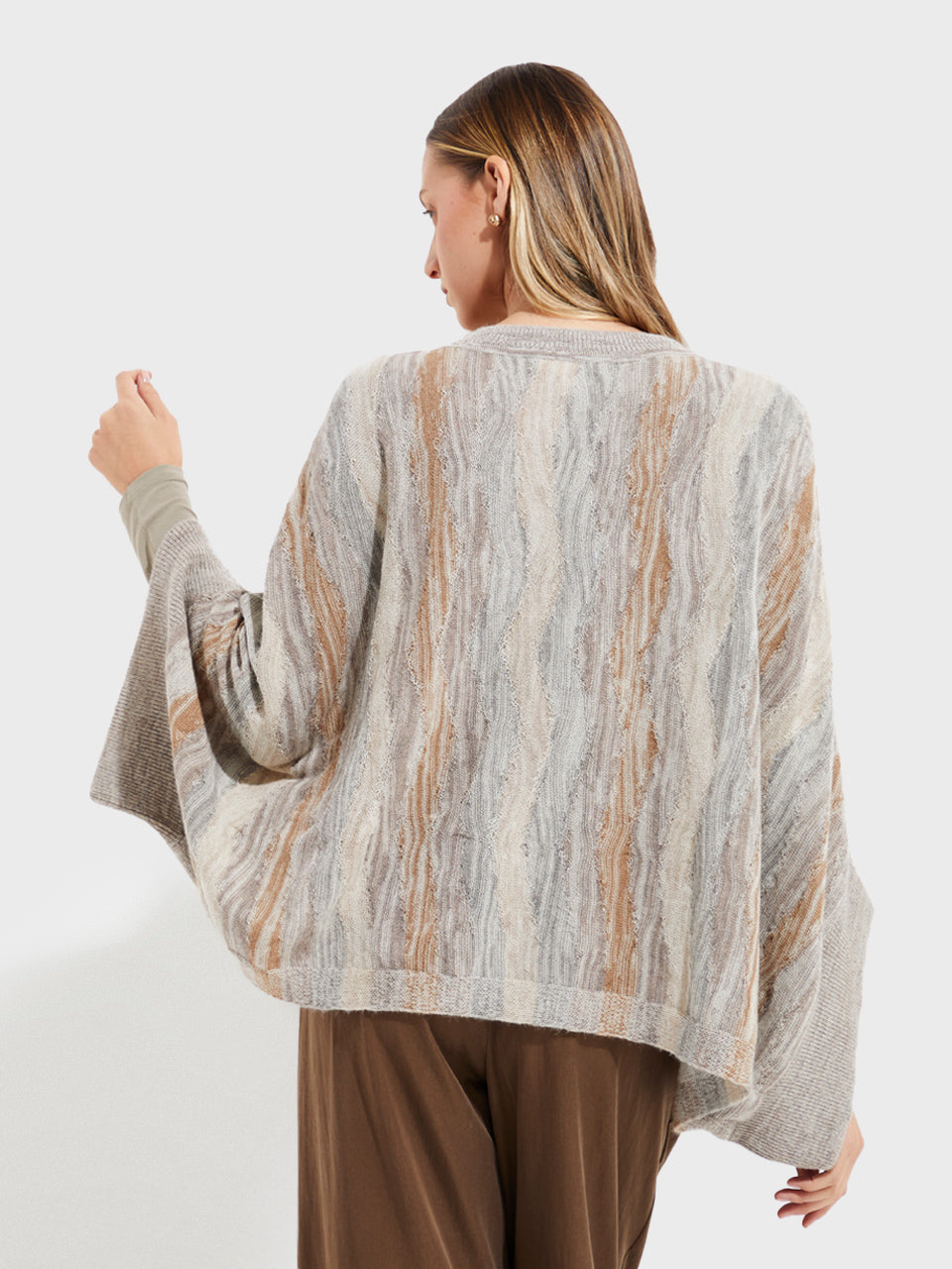 Yola Poncho Baby Alpaca Color Beige Claro