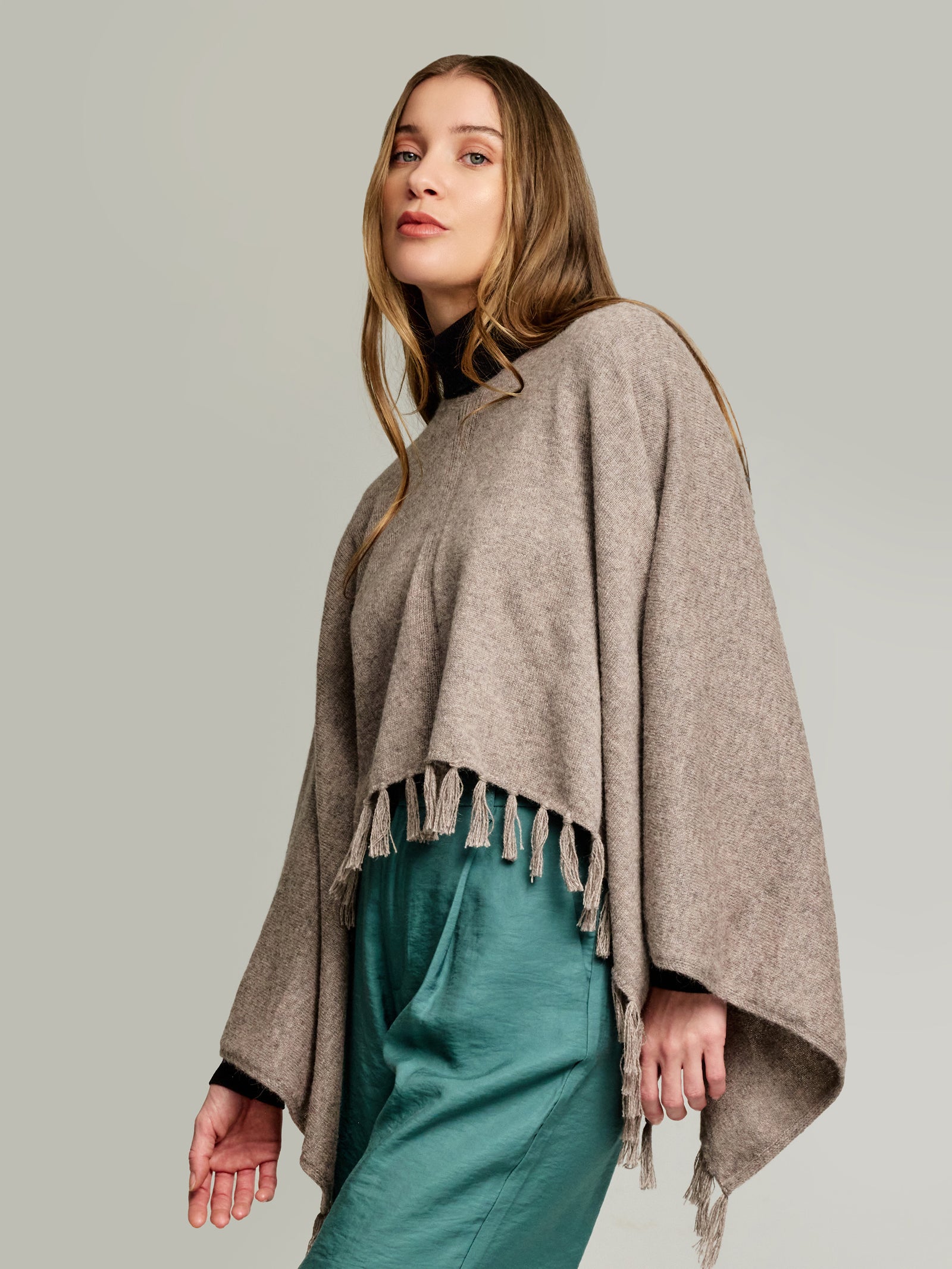 Scorpio Poncho Baby Alpaca Color Beige