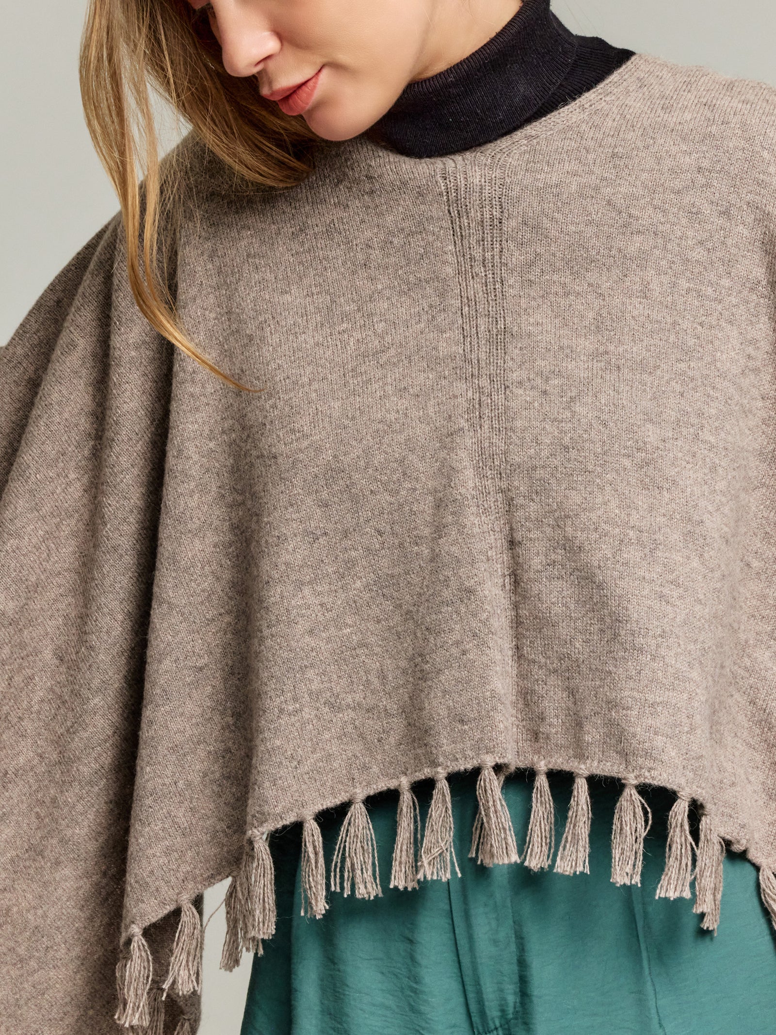 Scorpio Poncho Baby Alpaca Color Beige
