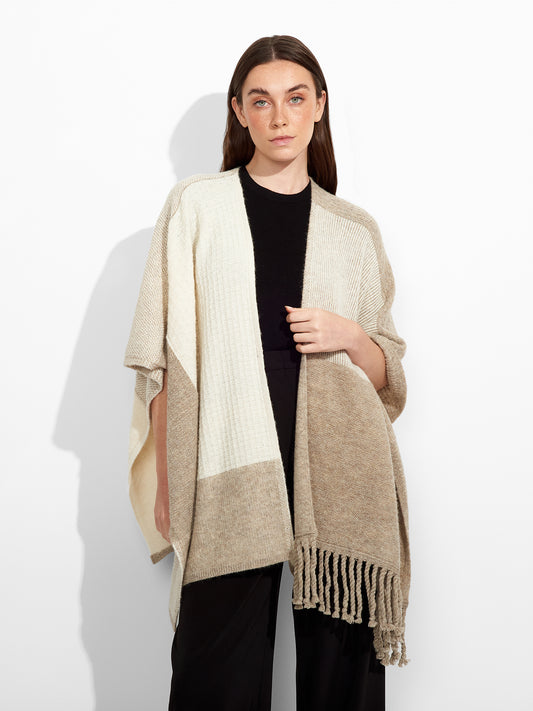 Zela Cape Baby Alpaca Color Beige