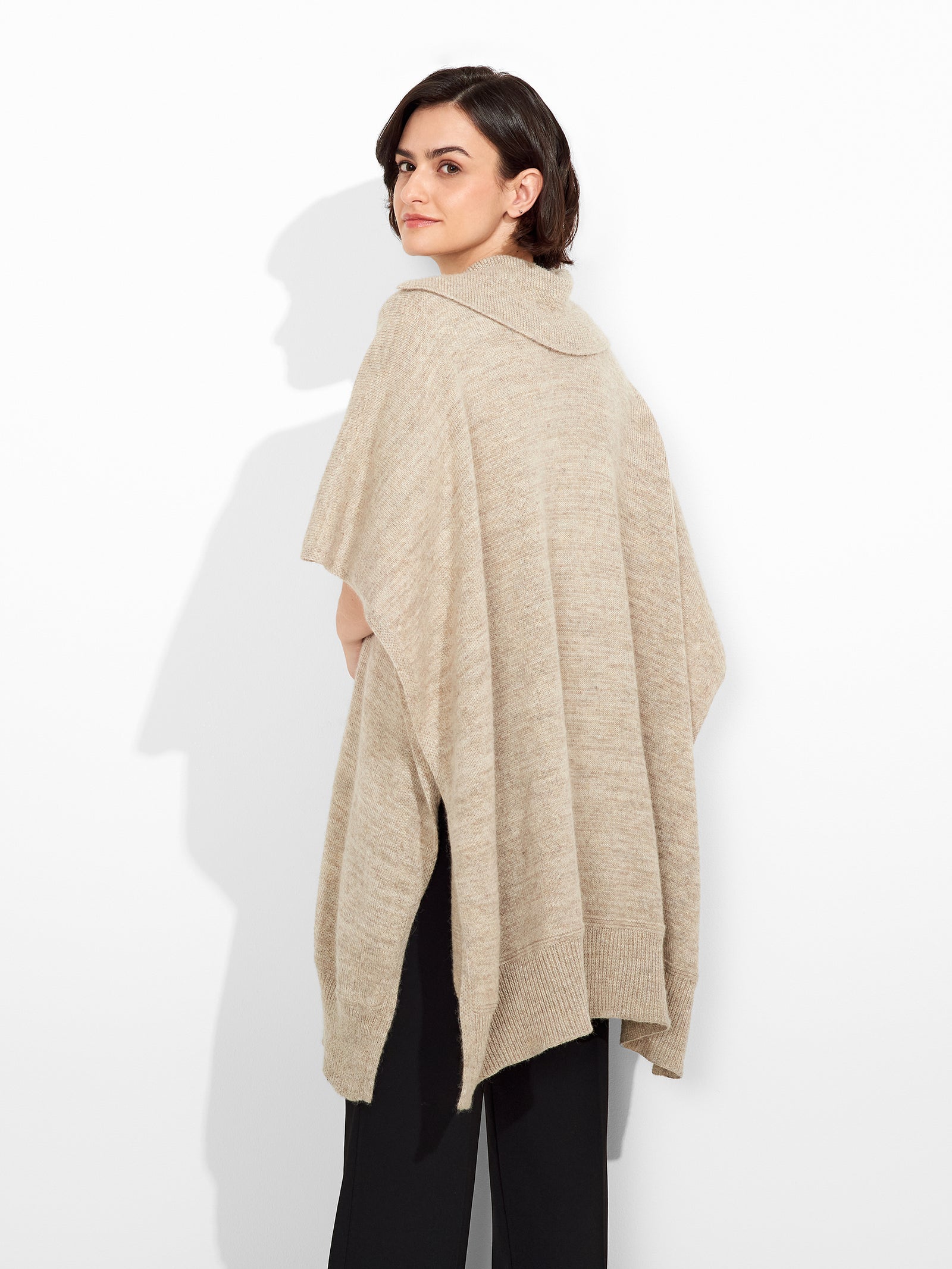 Zoila Poncho Baby Alpaca Color Beige