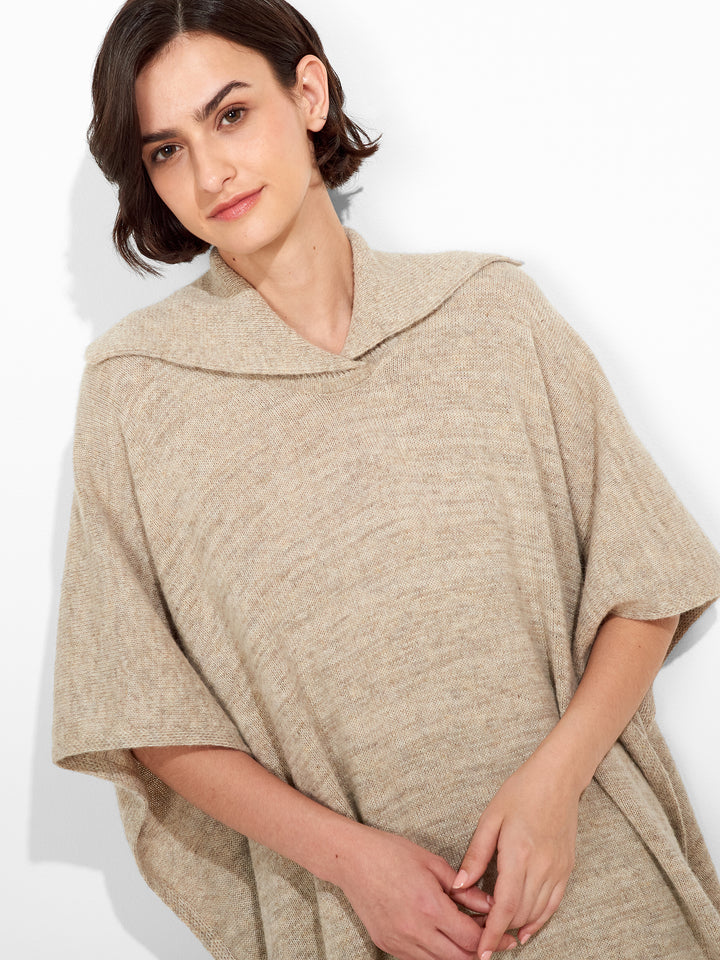 Zoila Poncho Baby Alpaca Color Beige