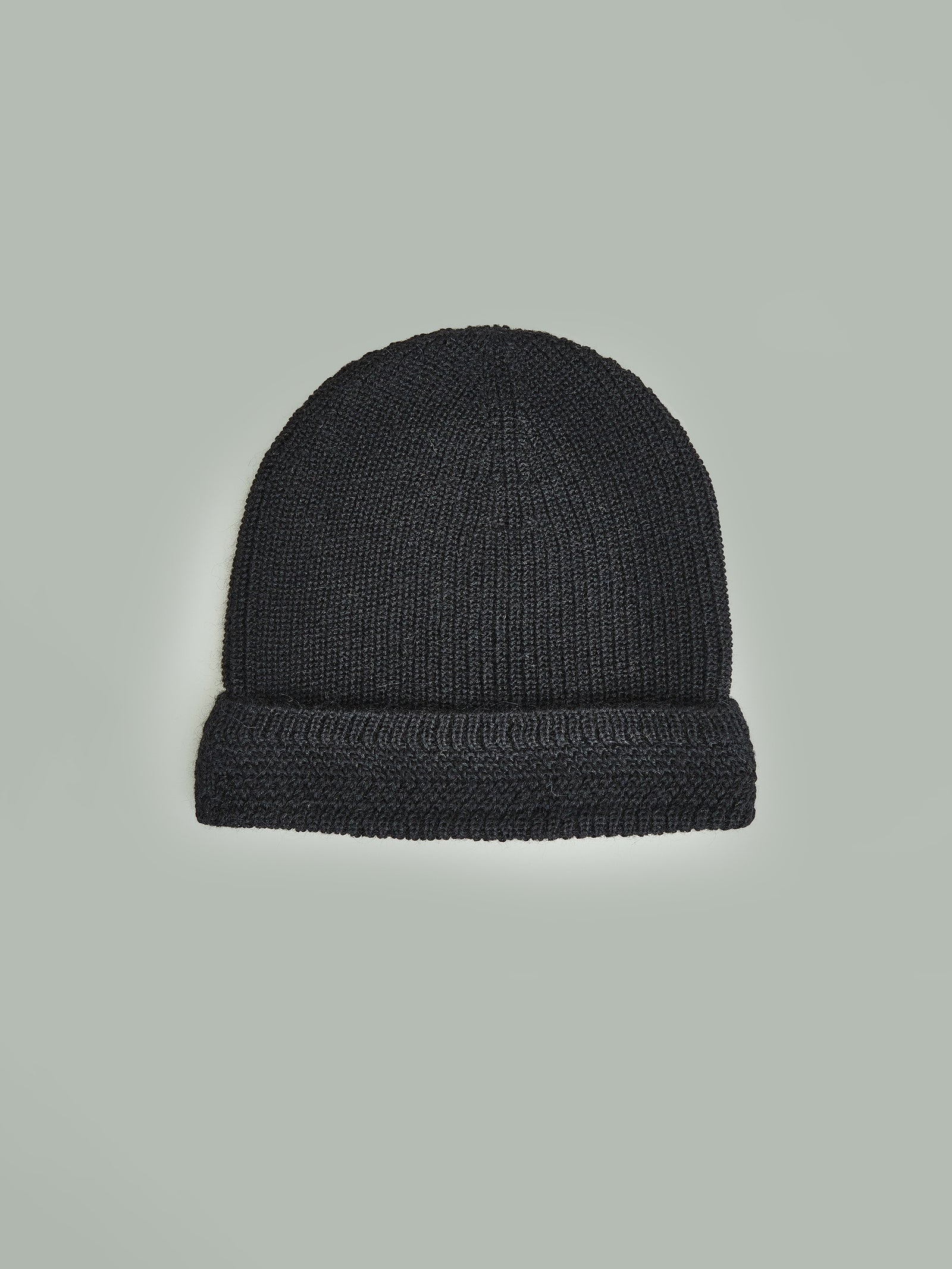 Gorro Bertie de baby alpaca, color negro
