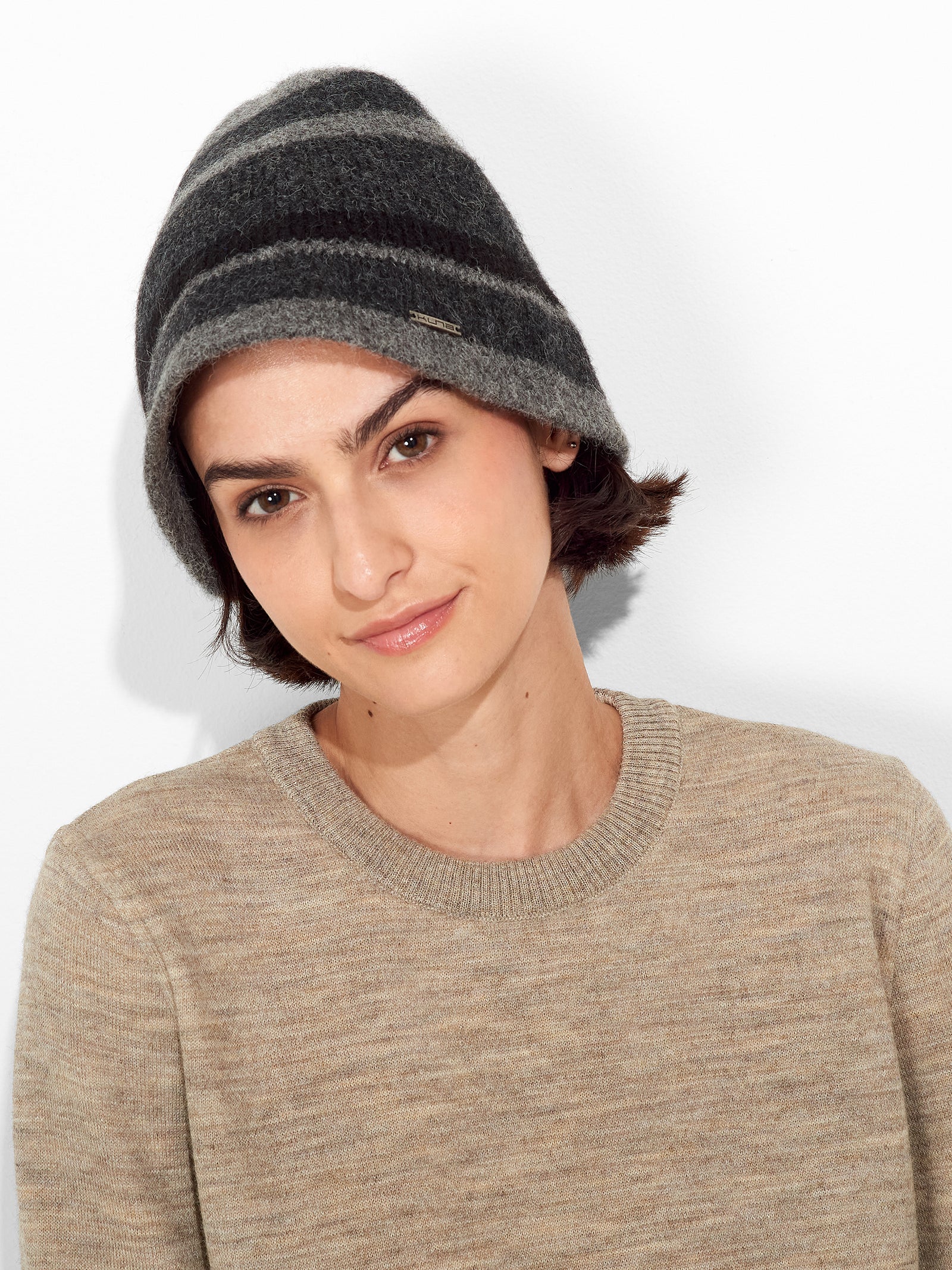 Gorro Zadiel para bebé de alpaca color gris