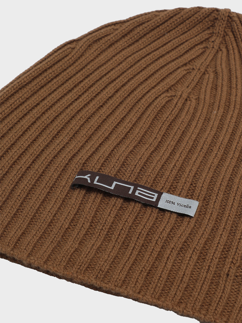 Benji Vicuña Color Camel