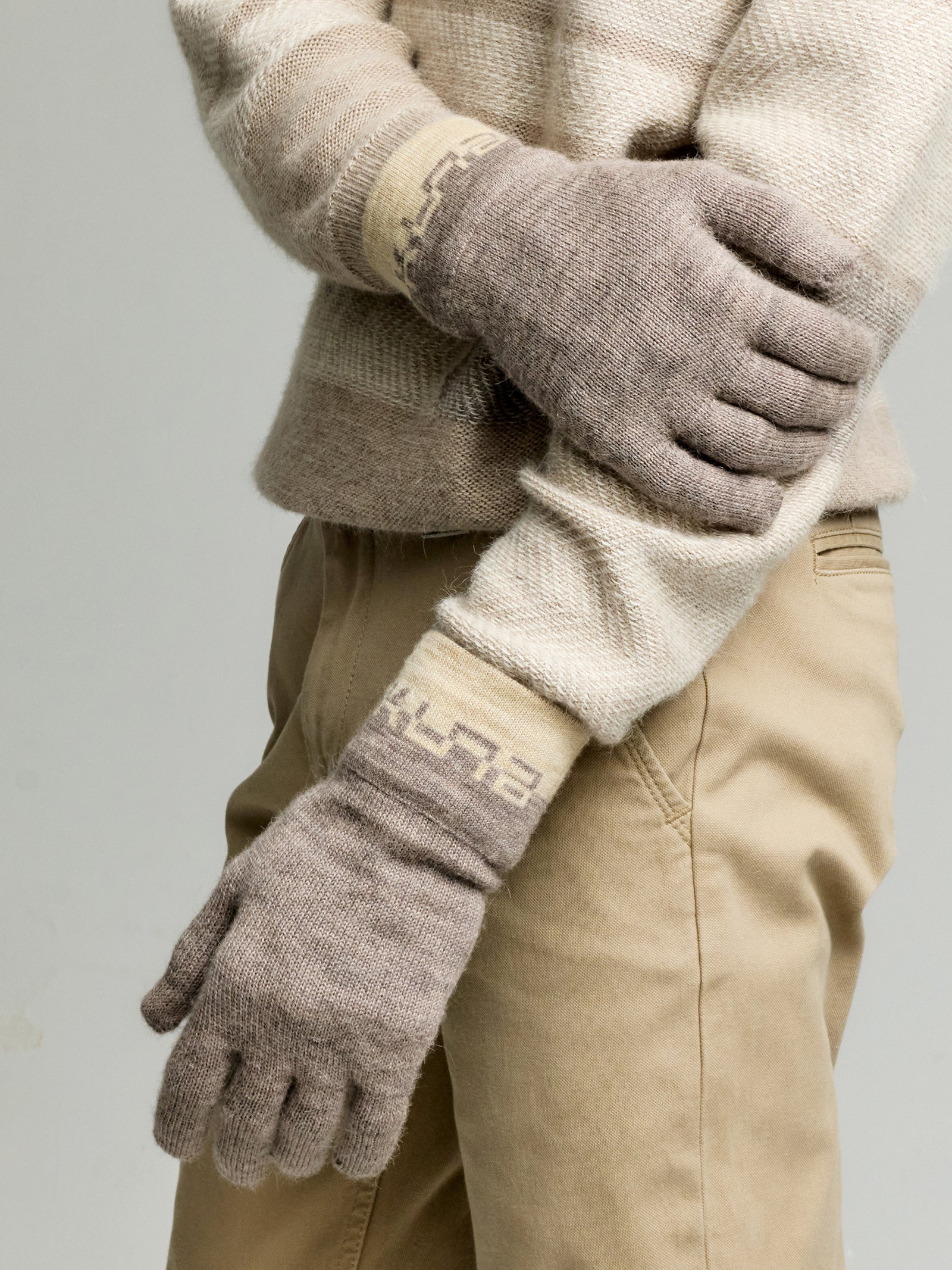 Yari Gloves Baby Alpaca Color Beige