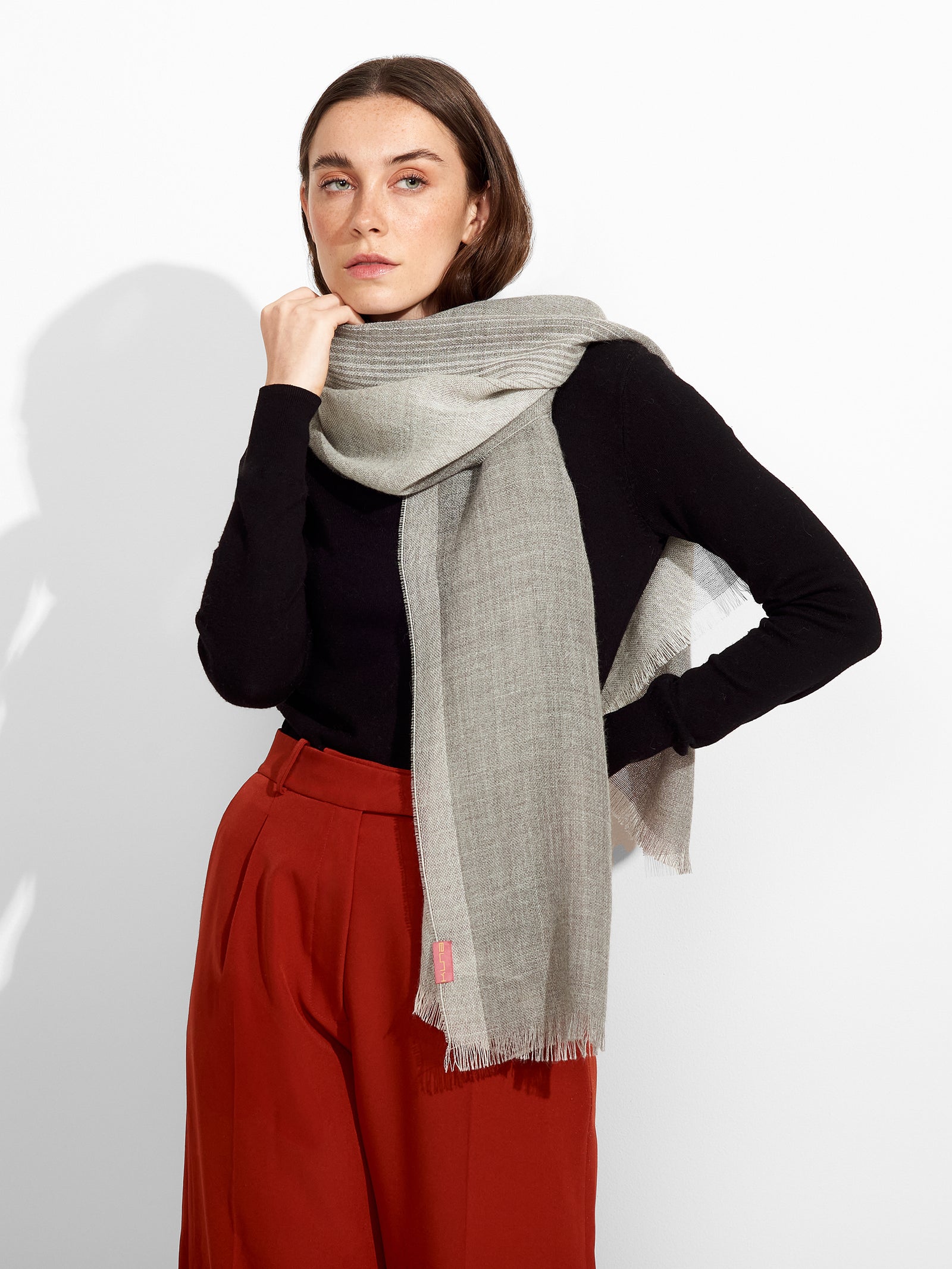 Chal Pesca Baby Alpaca Color Gris