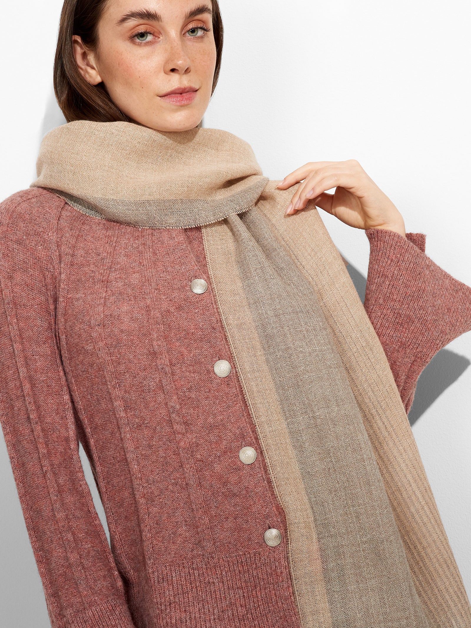 Pesca Shawl Baby Alpaca Color Grey