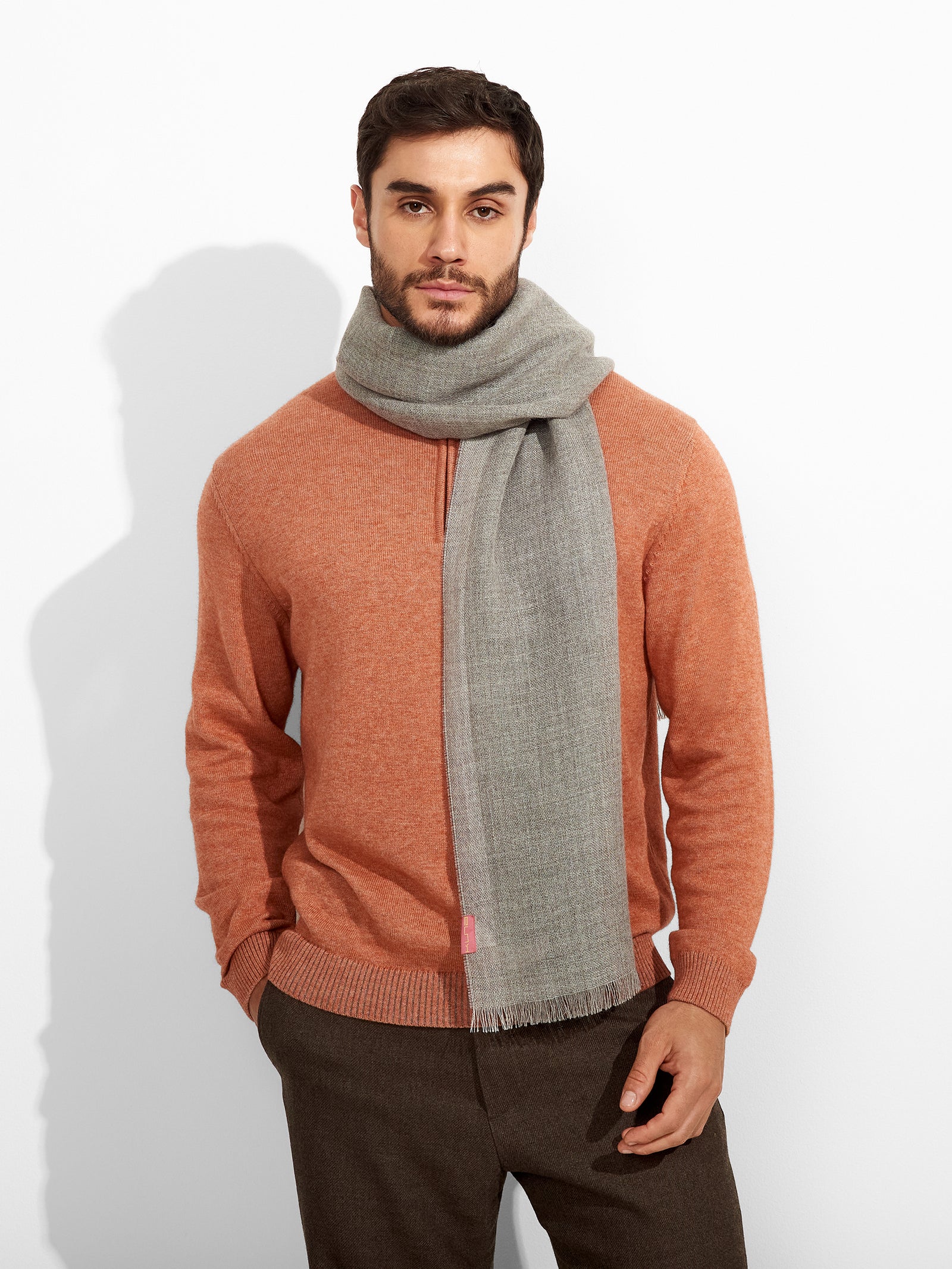 Chal de ron Baby Alpaca color gris