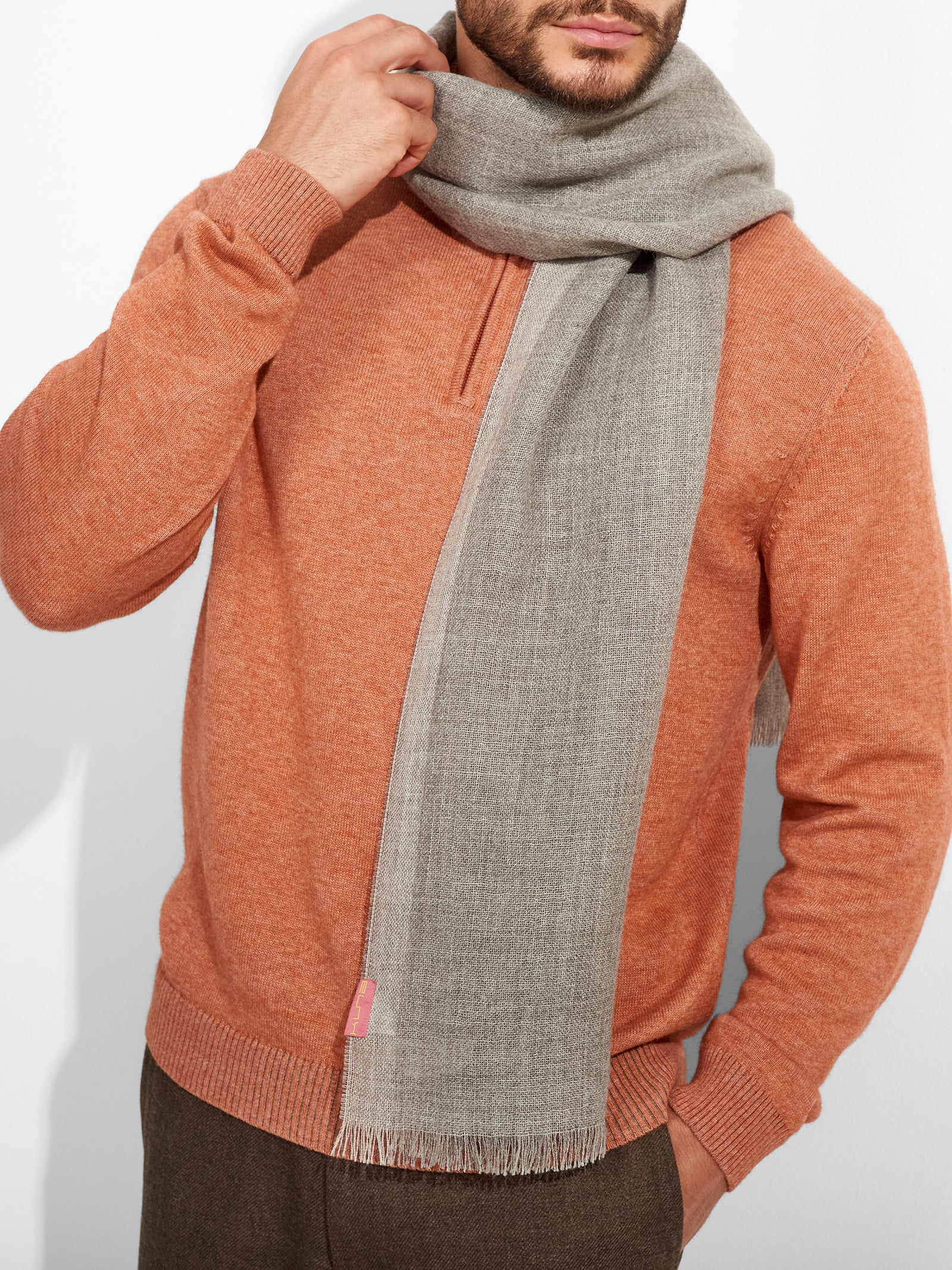 Chal de ron Baby Alpaca color gris