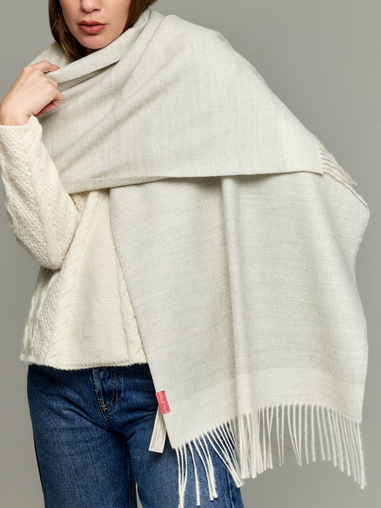 Yanely Shawl Baby Alpaca Color Grey