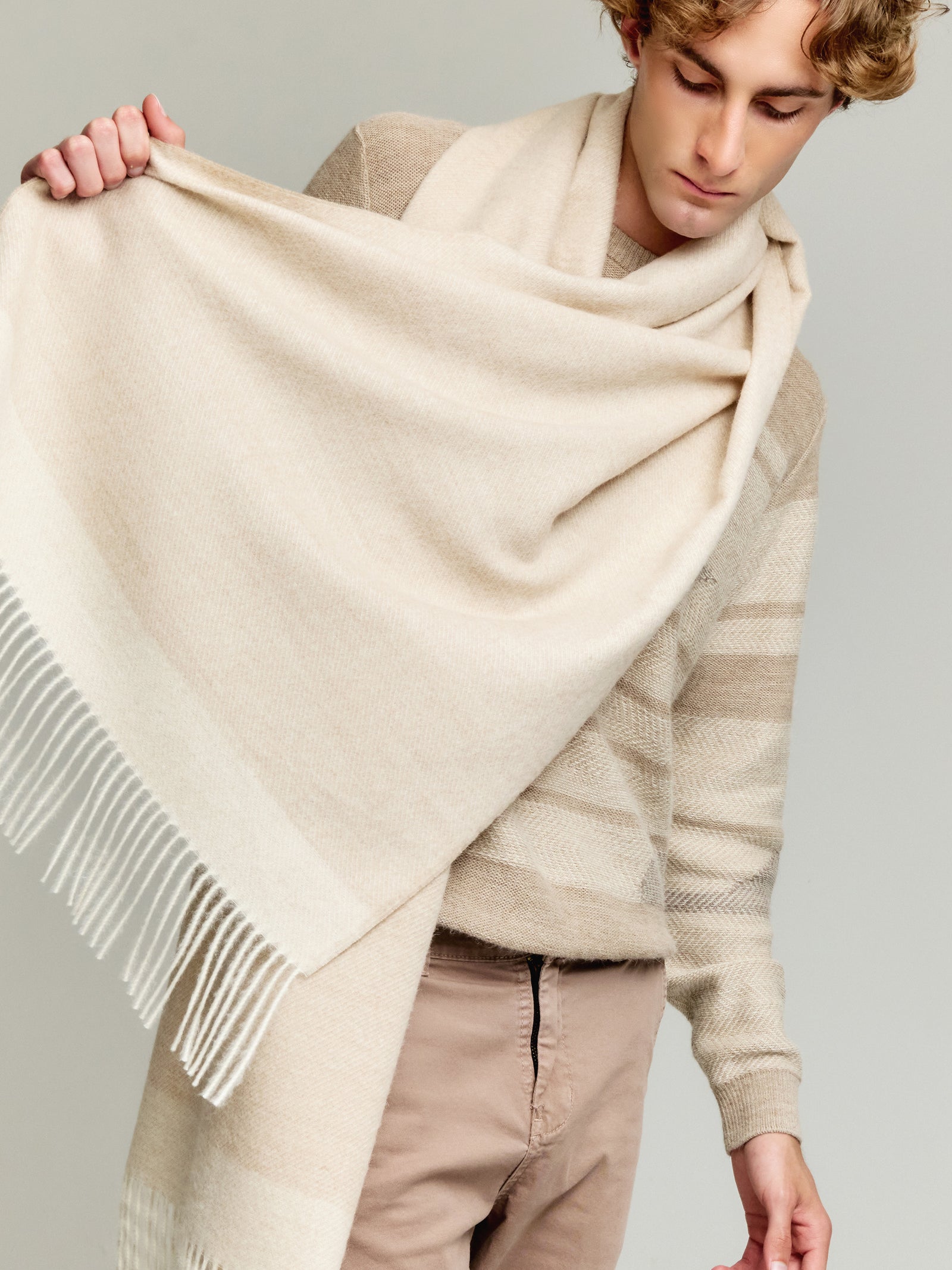 Yanely Shawl Baby Alpaca Color Beige