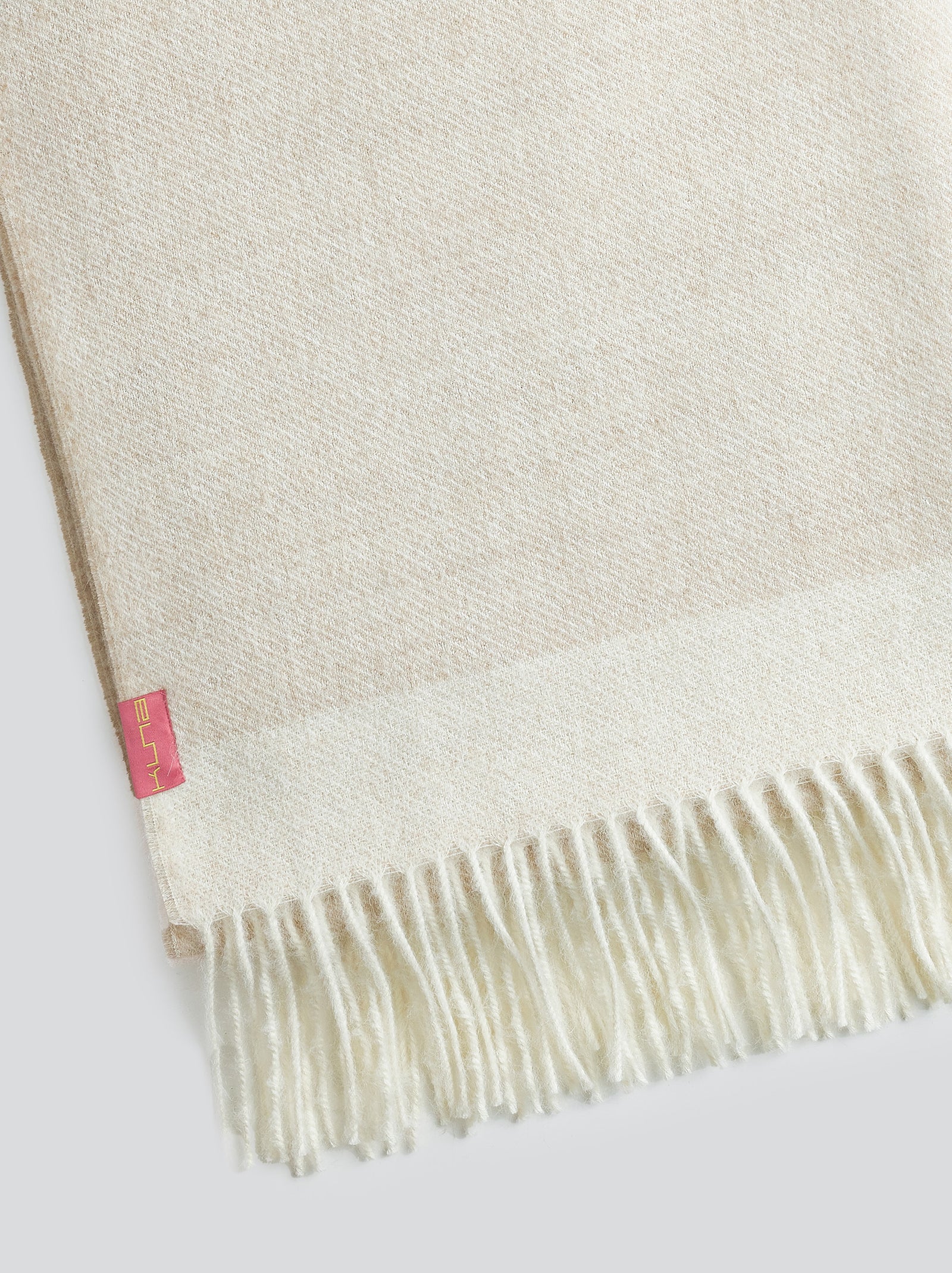 Yanely Shawl Baby Alpaca Color Beige