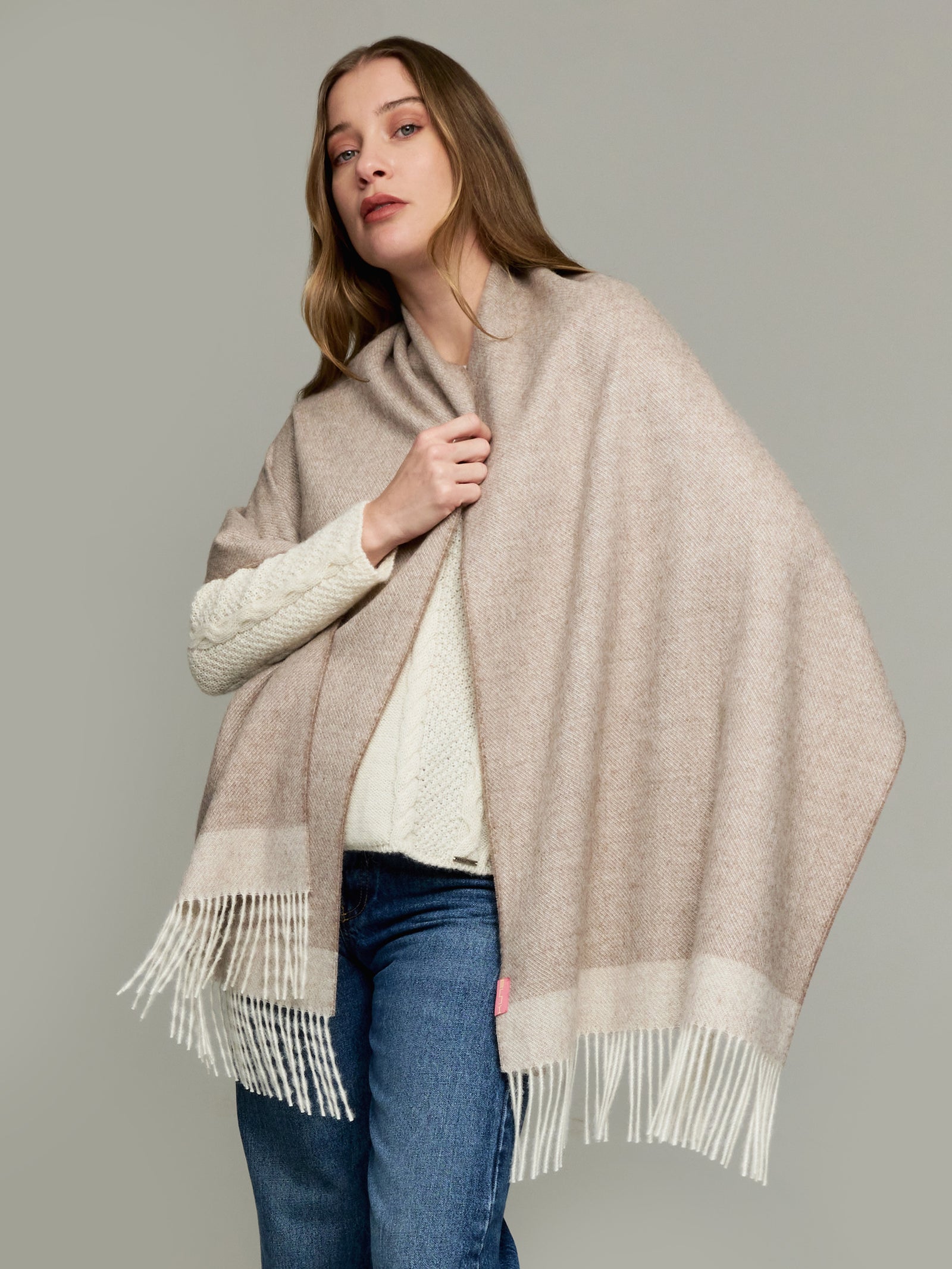 Yanely Shawl Baby Alpaca Color Brown