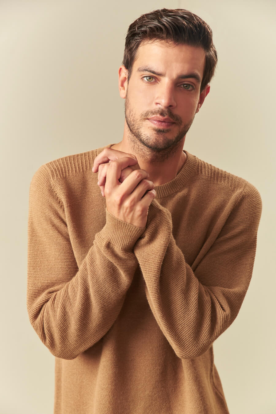 SUÉTER URTO DE BABY ALPACA COLOR CAMEL