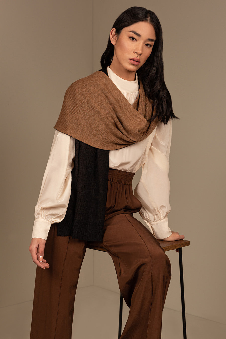 CHALINA BRANDY DE ALPACA 16 COLOR BLACK & CAMEL
