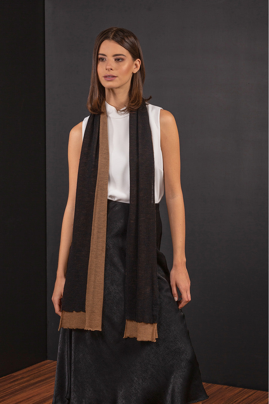CHALINA BRANDY DE ALPACA 16 COLOR CAMEL & BLACK