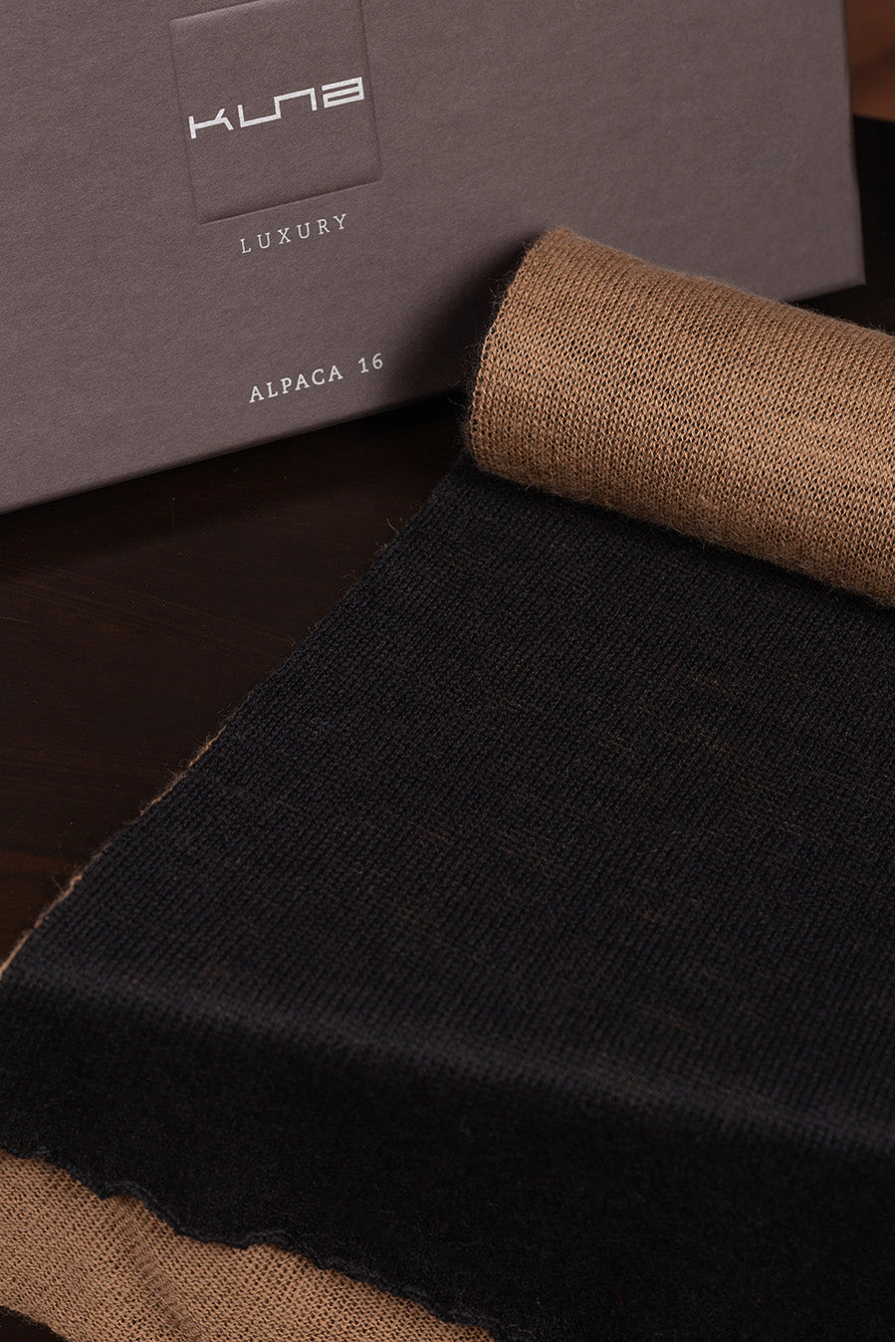 CHALINA BRANDY DE ALPACA 16 COLOR CAMEL & BLACK