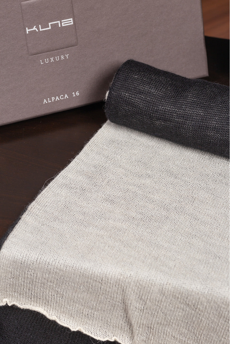 Brandy Scarf Alpaca 16 Color Ecru & Black