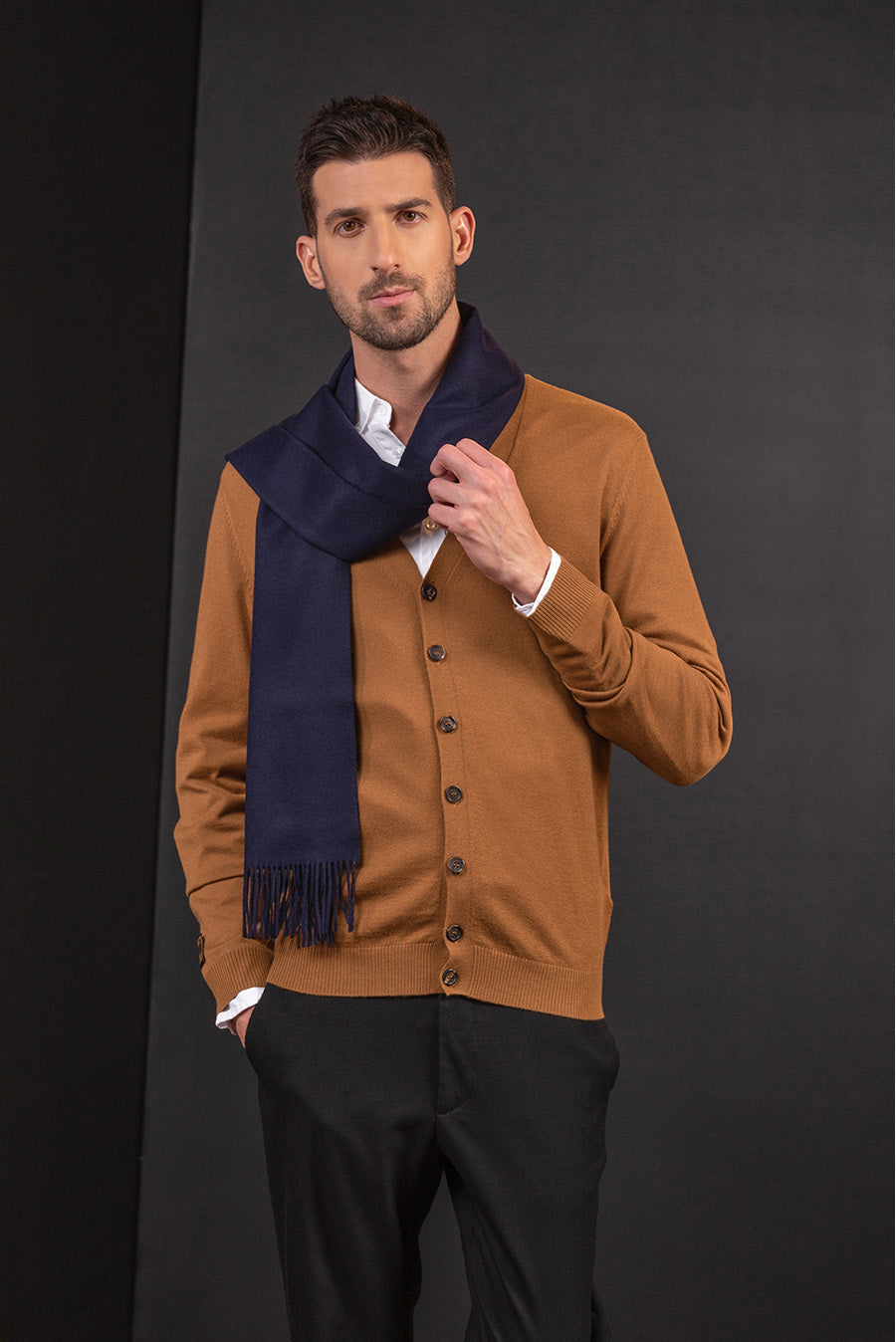 Bex Scarf Guanaco Color Navy